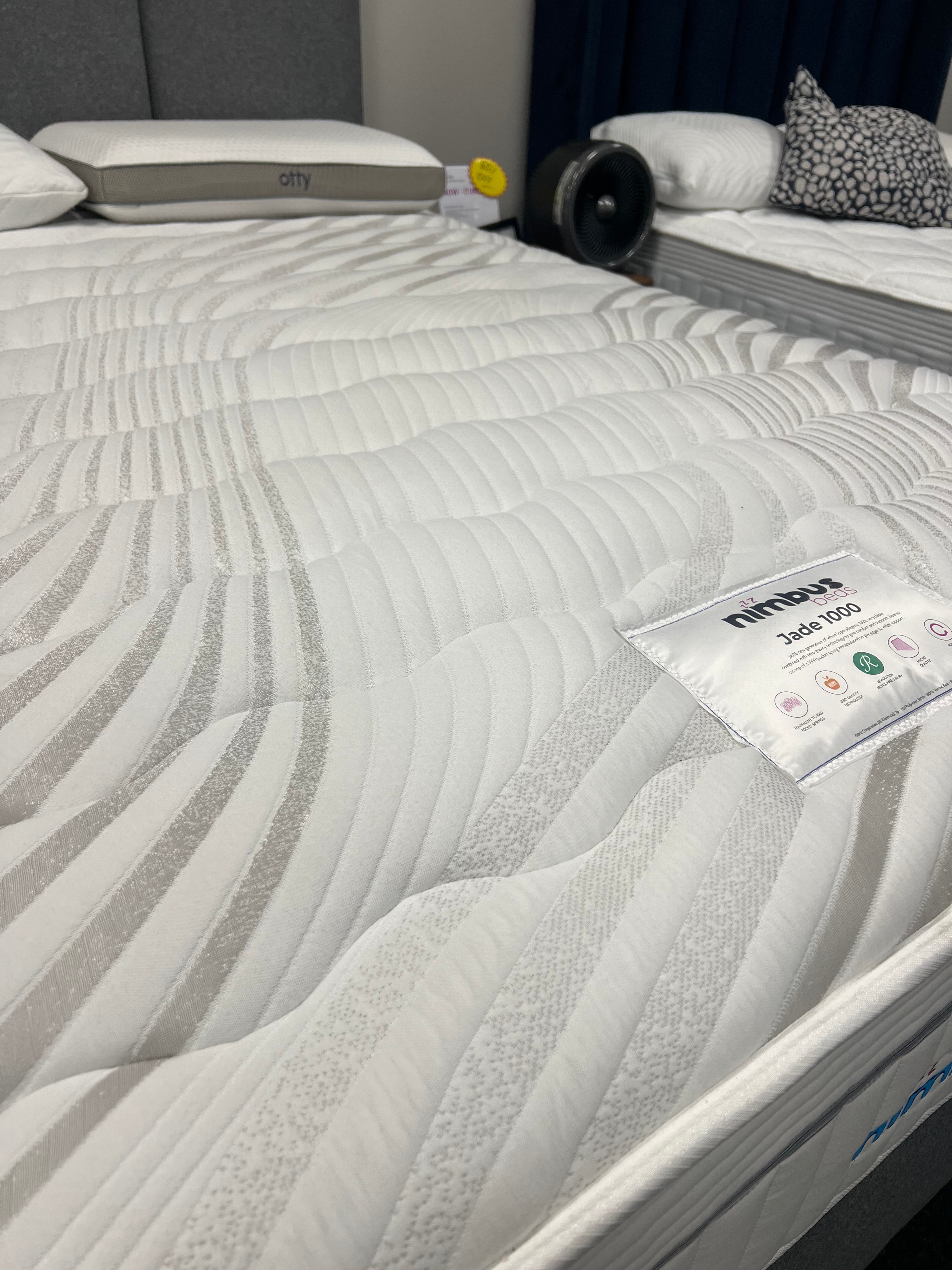 Premium Jade 1000 Mattress - Orthopedic Memory Foam for Back Pain Relief - Queen Size Cooling Gel Mattress for Side, Back & Stomach Sleepers - Perfect for Bedroom, Guest Room & Apartment Use