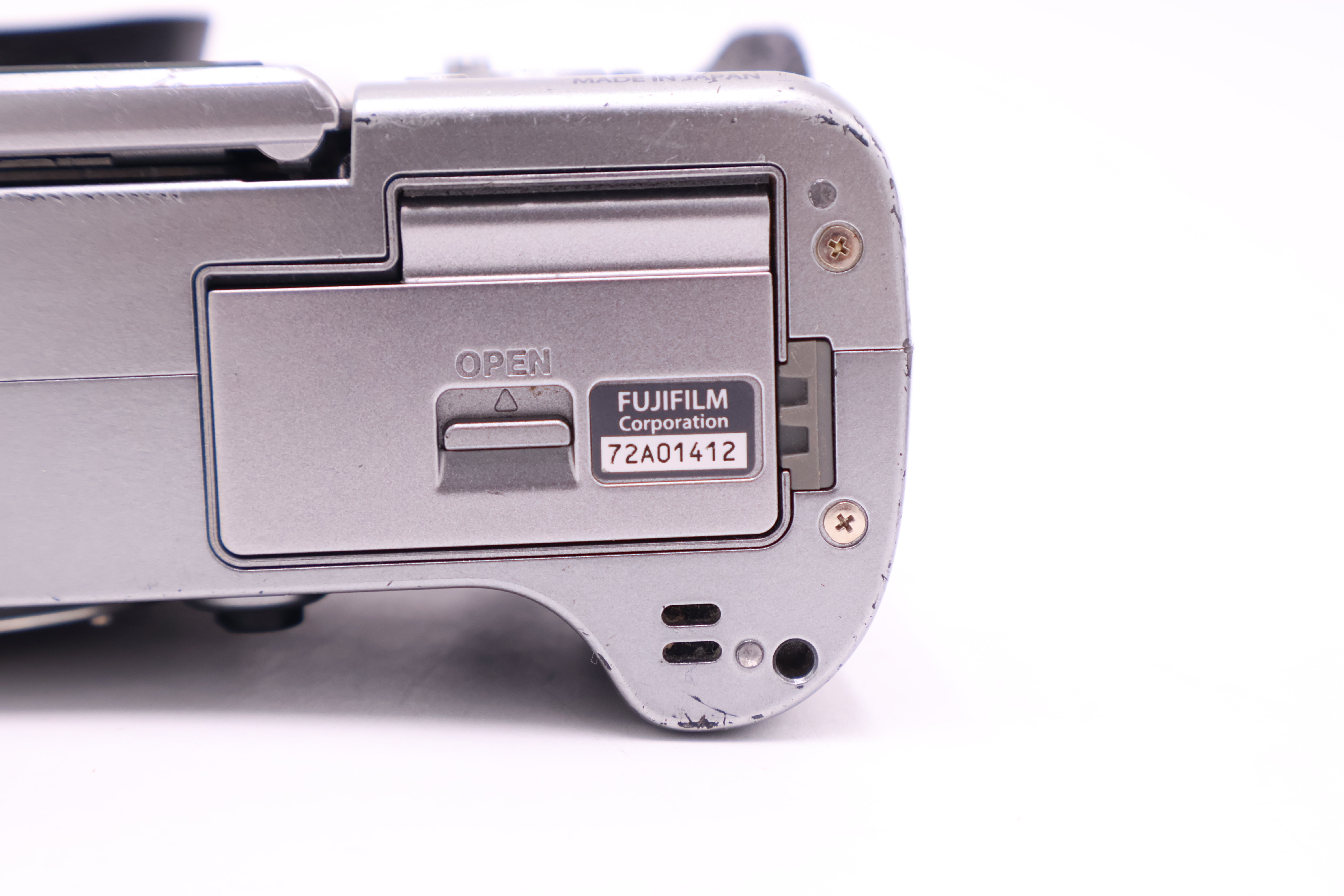 Fujifilm X-T2 Mirrorless Digital Camera with XF 18-55mm F2.8-4.0 Lens (Silver) - Used | Professional Photography, Travel & Vlogging Gear