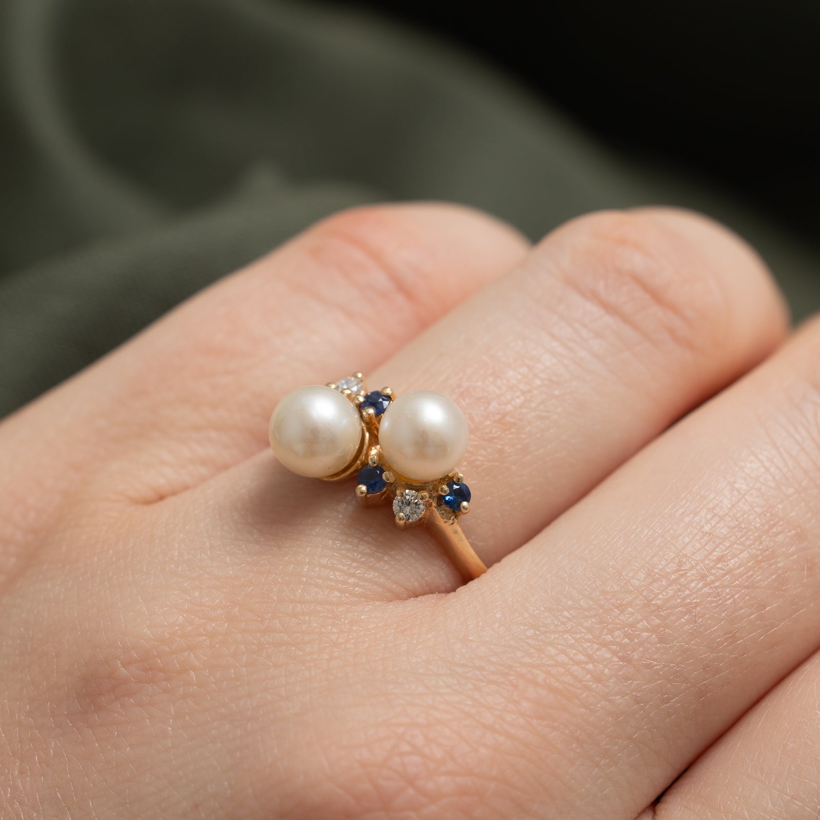 Pearl Sapphire & Diamond Wave Ring - 0.18 Carat Total Weight (CTW) - Size 8 - Elegant Stackable Jewelry for Women - Perfect for Weddings, Anniversaries & Everyday Wear