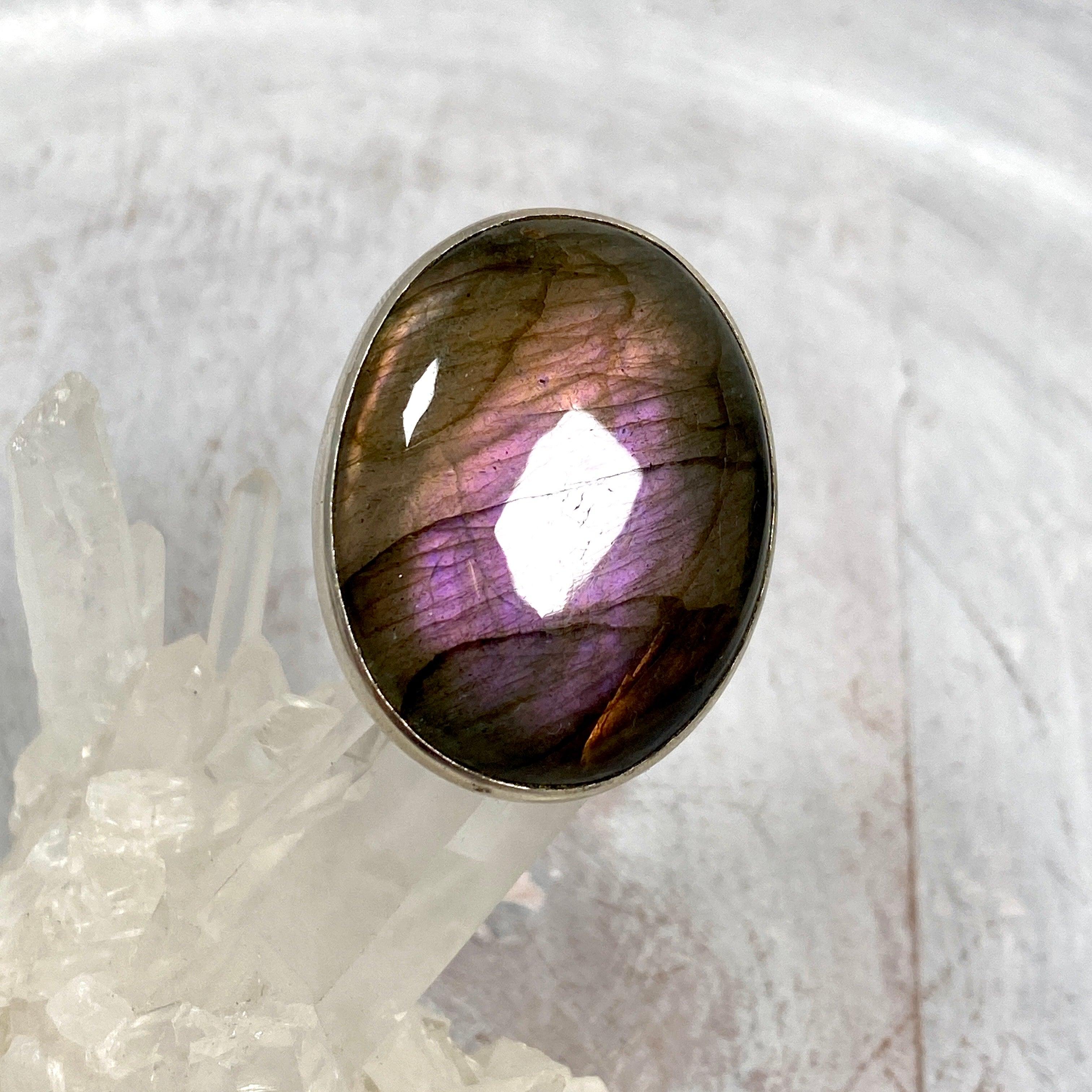 10K Gold Purple Labradorite Oval Ring for Women - Elegant Gemstone Jewelry for Everyday Wear & Special Occasions | KRGJ1001