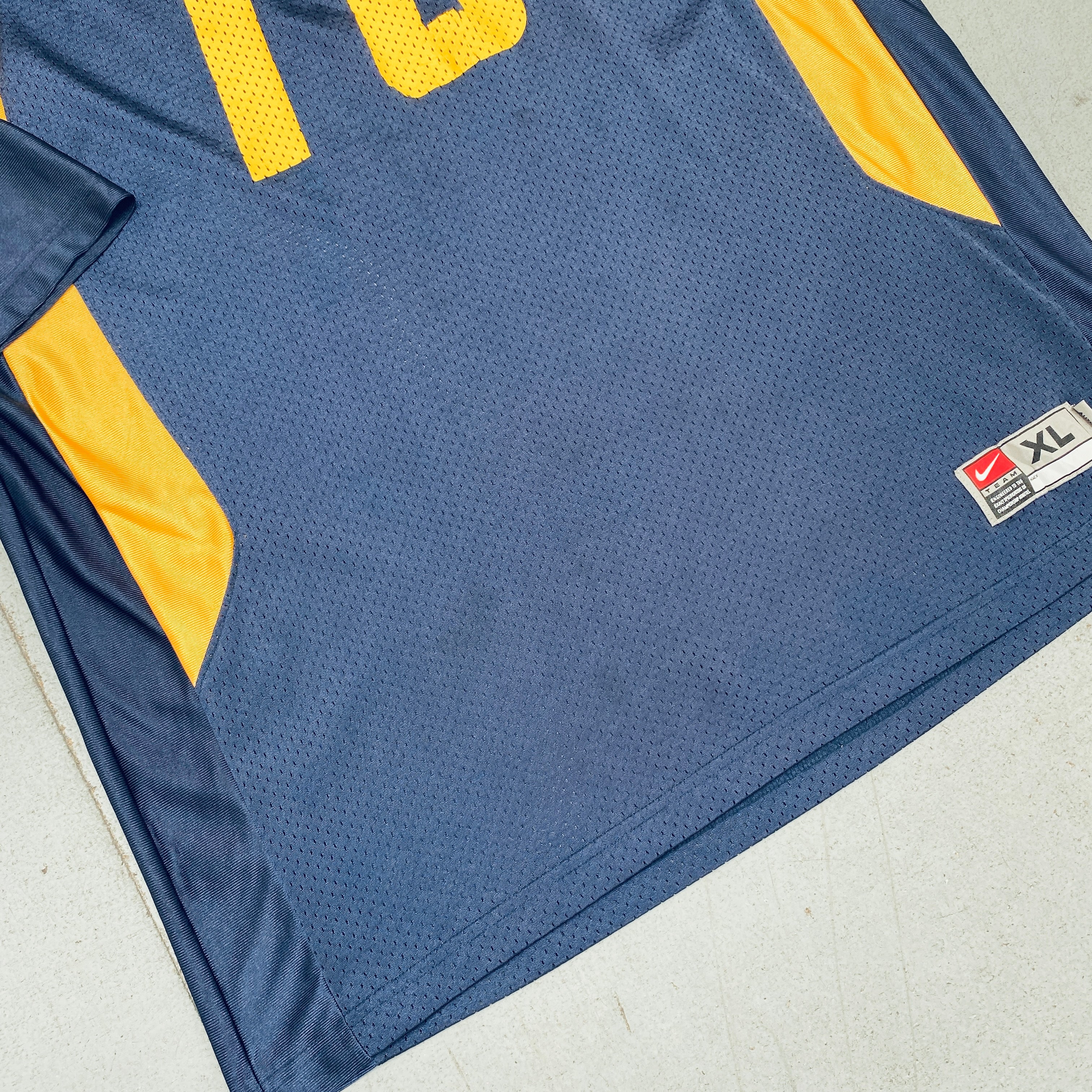 West Virginia Mountaineers: No. 10 Steve Slaton Nike Jersey (XL)