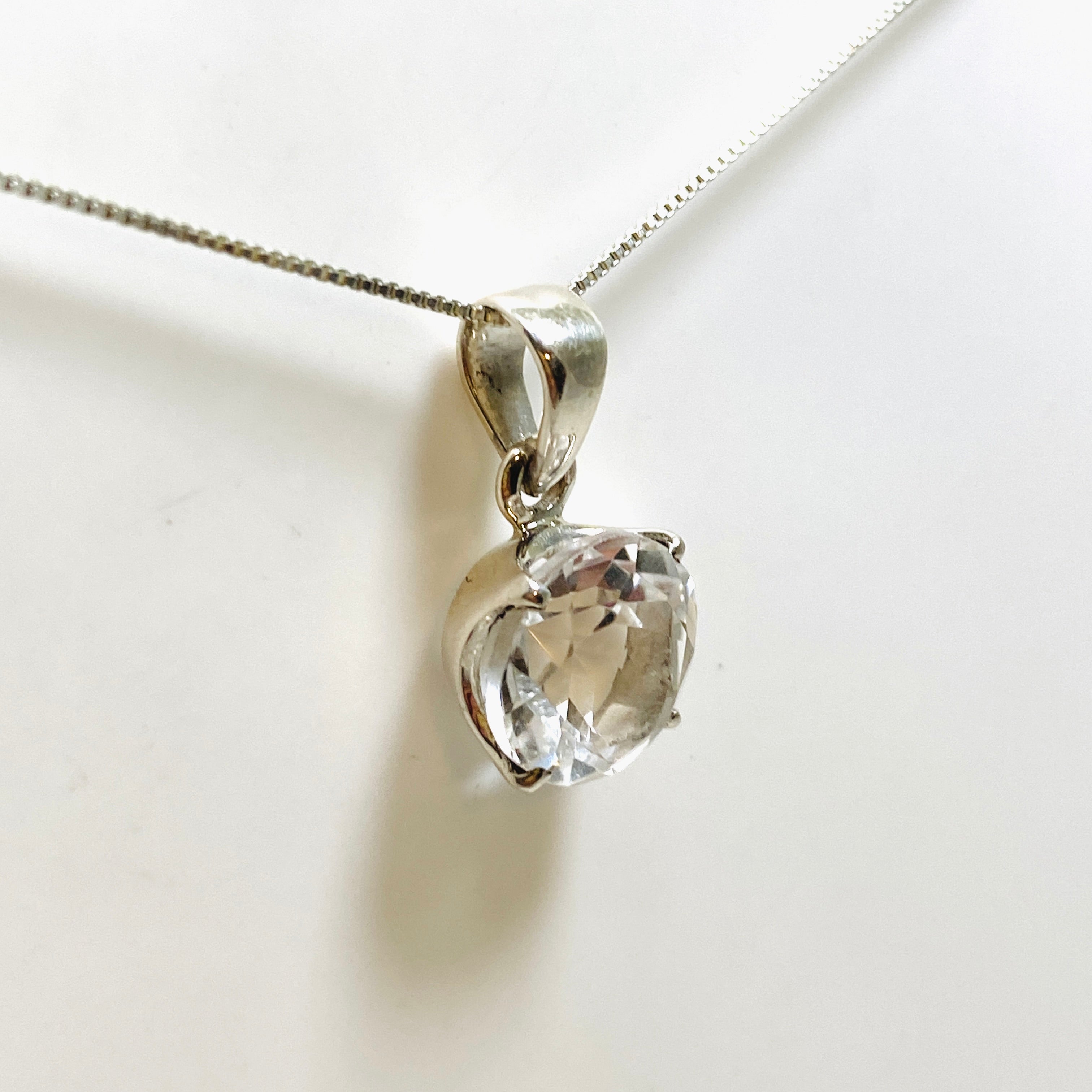 Natural Clear Quartz Round Faceted Pendant Necklace - PPGJ909 | Healing Crystal Jewelry for Meditation, Energy Cleansing & Spiritual Gifts