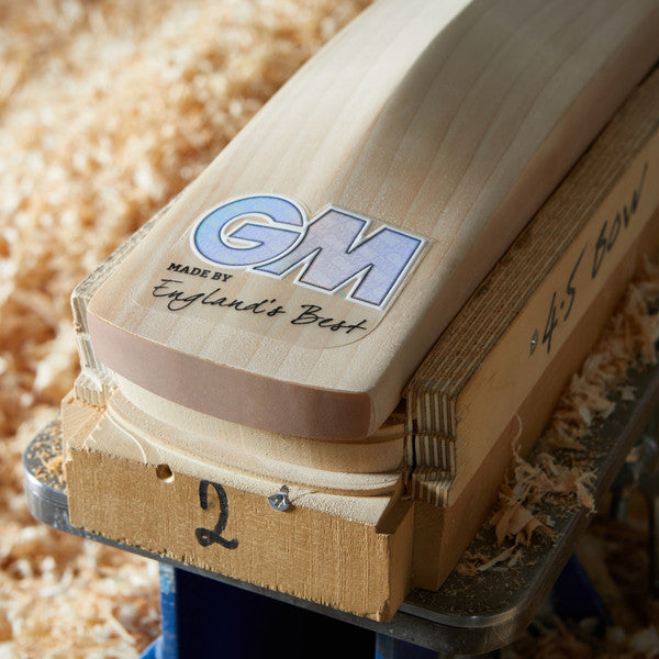 GM KRYOS Limited Edition Cricket Bat 2024 - Premium English Willow Cricket Bat for Professional & Amateur Players - Perfect for Matches, Training & Cricket Enthusiasts