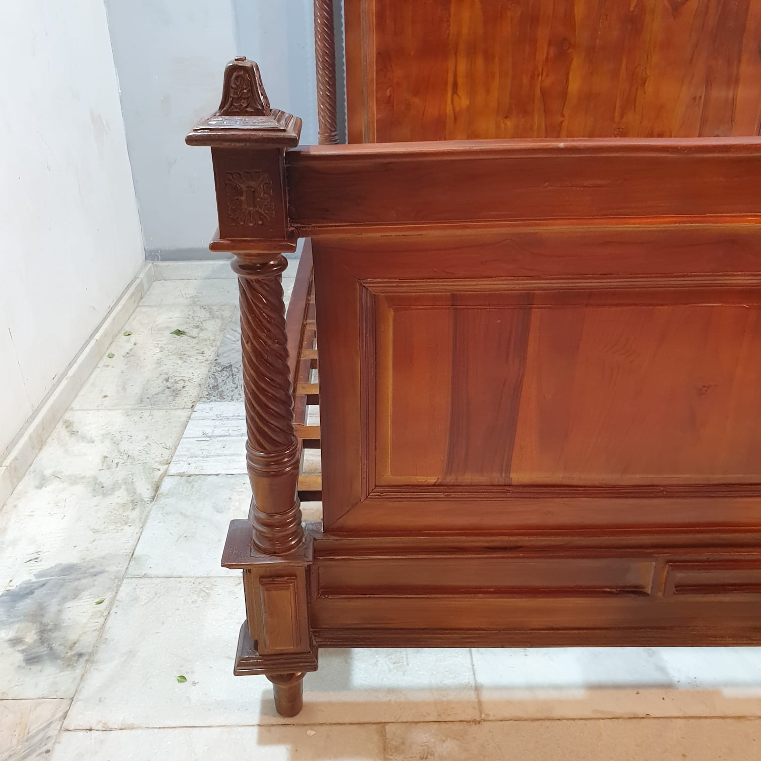 Handmade Carved Indian Teak Wood King Size Bed 183x203cm - Luxury Solid Wood Bed Frame for Master Bedroom & Guest Room Decor