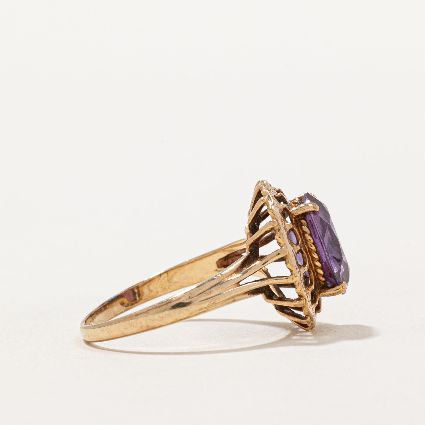 2.72ct Lab-Created Color Changing Sapphire Ring - Size 7 | Elegant Wedding, Engagement & Anniversary Jewelry Gift for Women