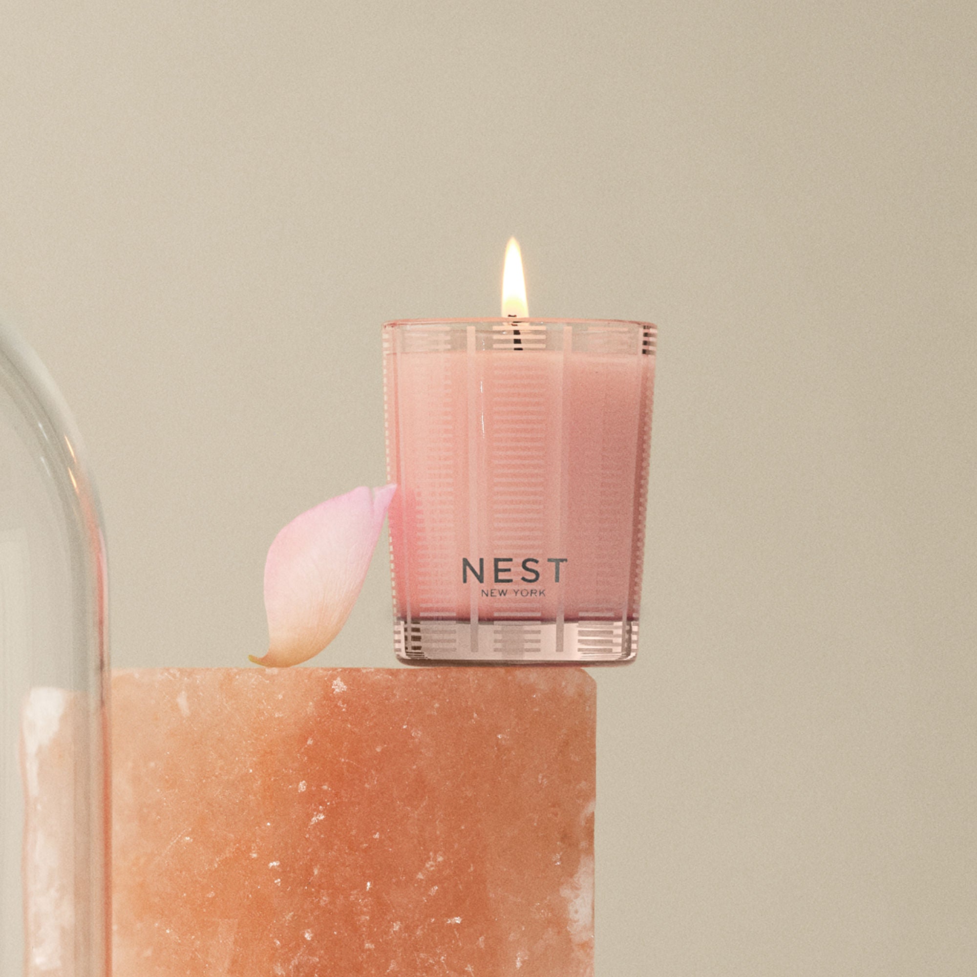 Himalayan Salt & Rosewater Scented Candle - Natural Aromatherapy for Relaxation, Meditation & Home Decor - Perfect for Spa, Yoga & Bedroom Ambiance