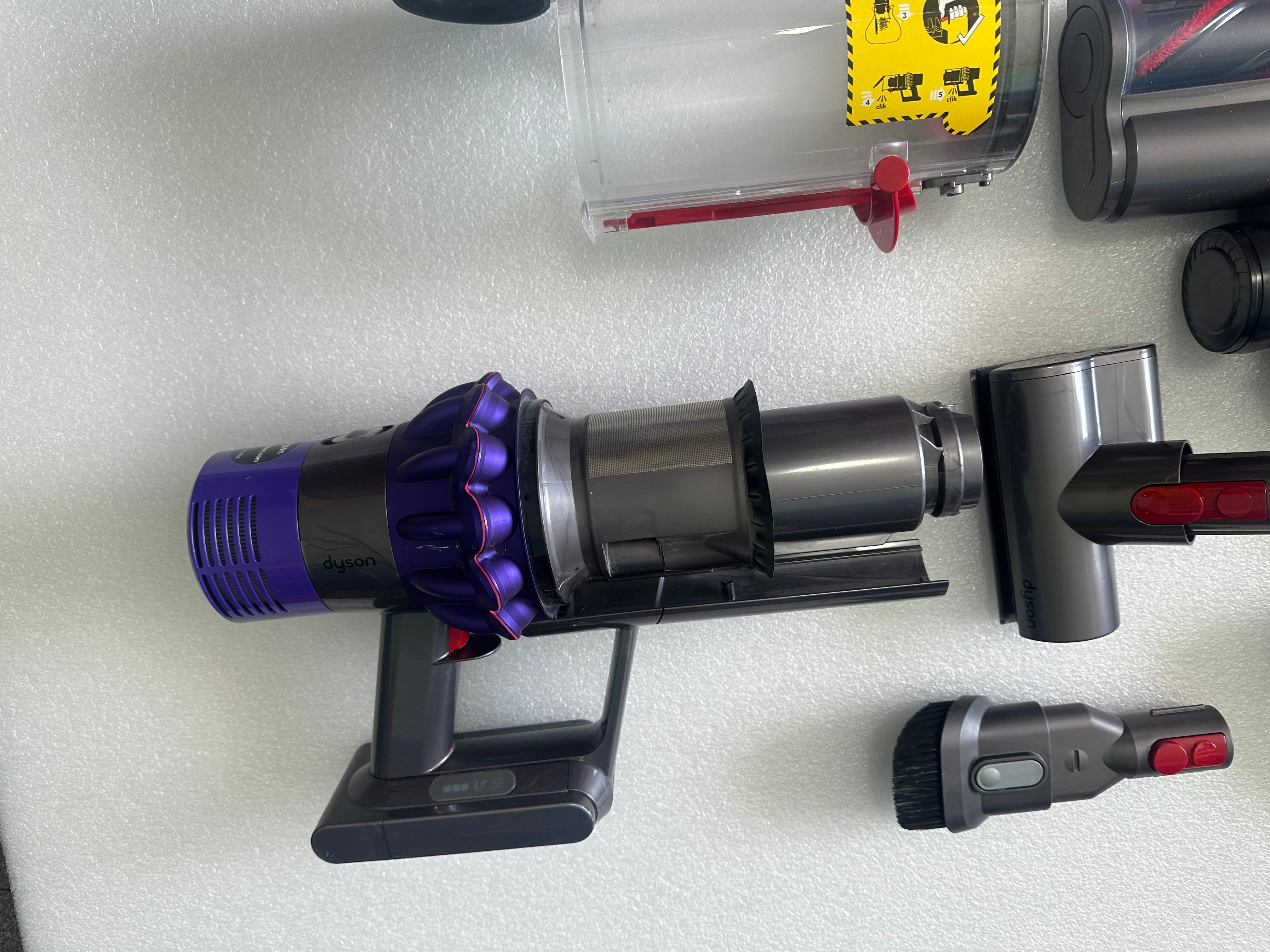 Dyson Cyclone V10 Animal Cordless Stick Vacuum Cleaner - Powerful Lightweight Vacuum for Pet Hair & Home Cleaning - Perfect for Hardwood Floors, Carpets & Stairs