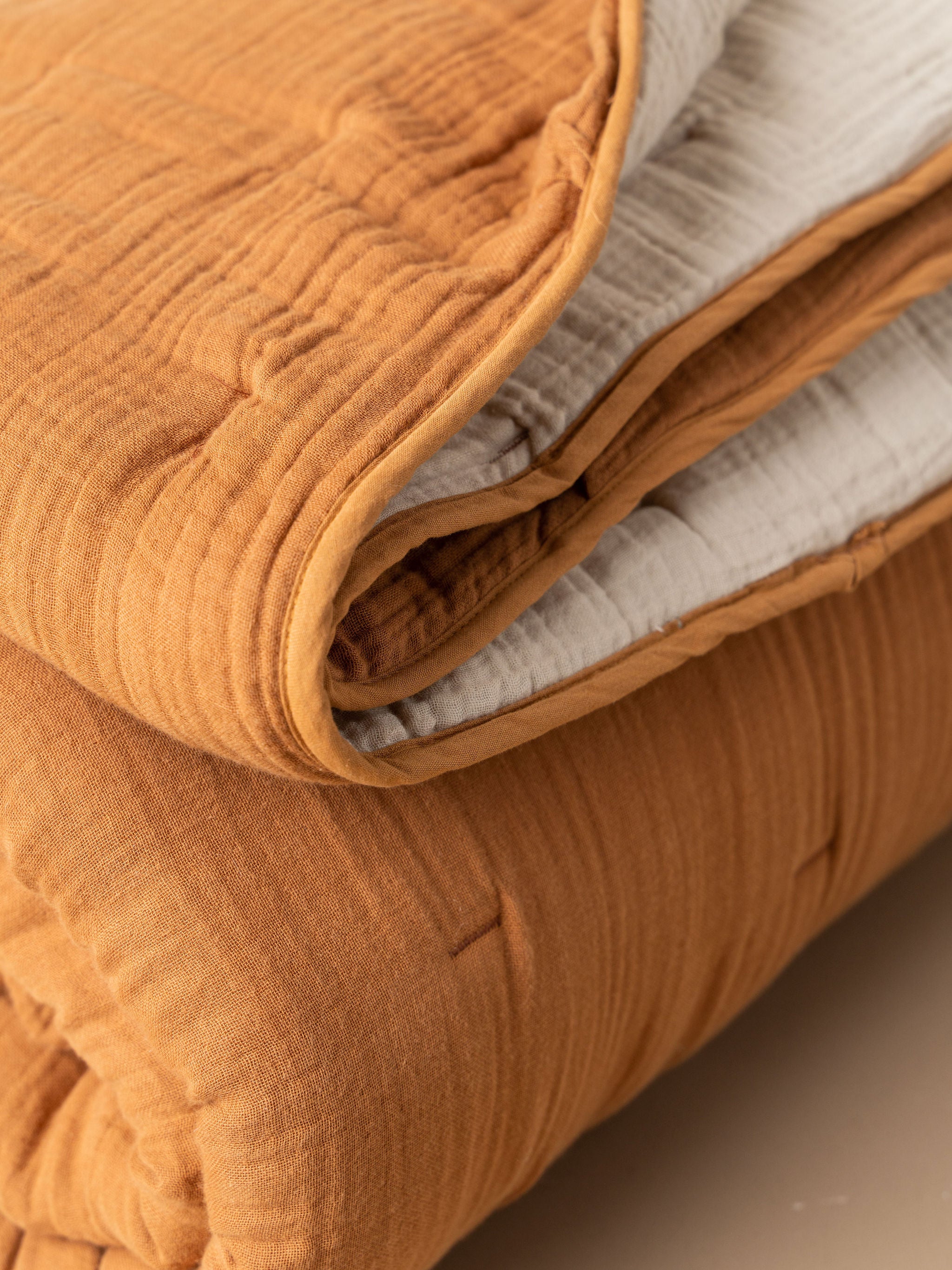 Enes Quilted Bed Cover - Soft & Stylish Terracotta Bedspread for Queen Size Beds | Perfect for Cozy Bedroom Decor & Guest Room Makeover