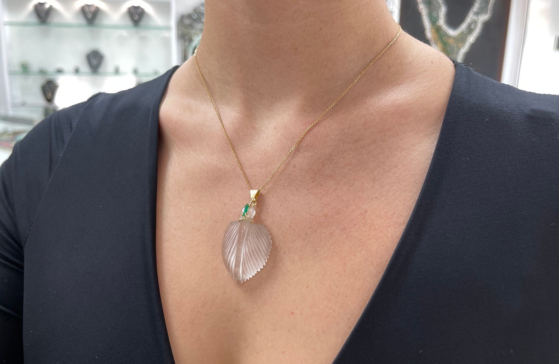 Exquisite 18K Gold Pendant with Hand-Carved Natural Quartz Leaf & Genuine Colombian Emerald Accent - Perfect for Elegant Evening Wear, Special Occasions & Luxury Jewelry Collections