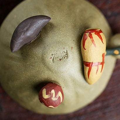 Yixing Clay Lotus Seedpod Tea Pet - Handmade Ceramic Water Spray Figurine for Tea Ceremony & Zen Decor | Perfect Gift for Tea Lovers & Home Office Decor
