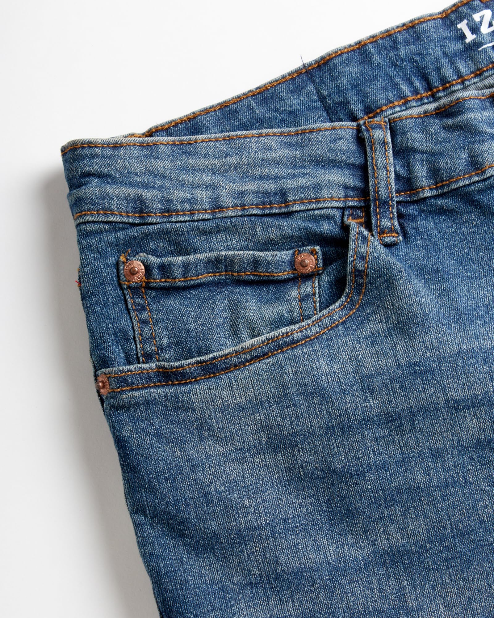 IZOD Men's Straight Leg Stretch Jeans - Comfortable Pull On Denim Pants for Casual Wear | Lightweight Fashion Jeans for Everyday & Office Use