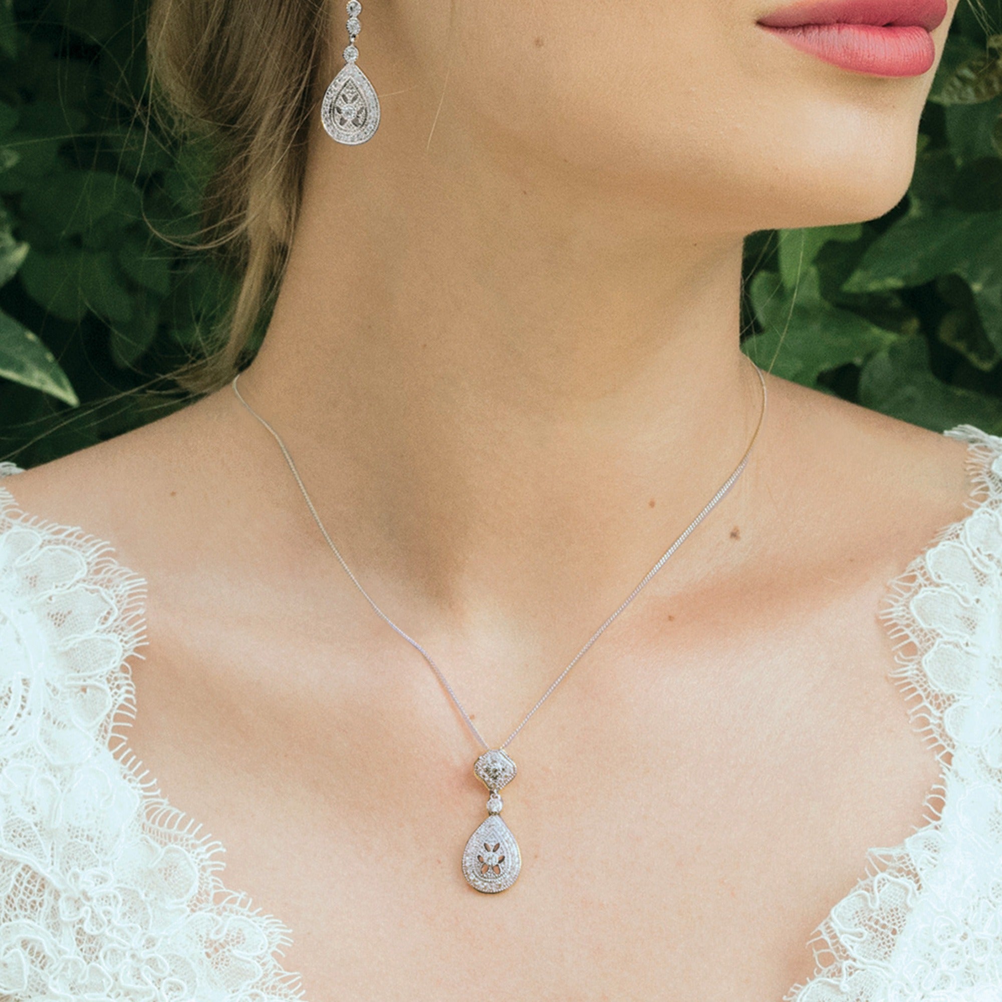 Moonstruck Crystal Pendant Necklace for Women - Elegant Healing Stone Jewelry Gift for Birthday, Anniversary & Special Occasions | Perfect for Date Night, Wedding & Everyday Wear