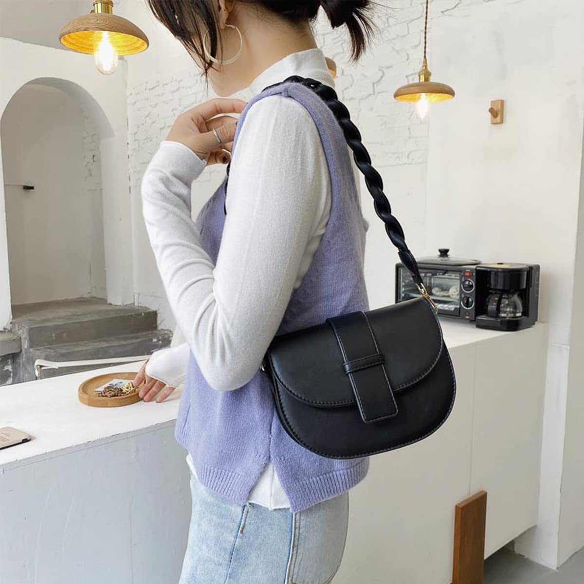 YXBQueen Women's Leather Crossbody Bag - Fashionable Designer Satchel Purse for Everyday Use, Work & Travel