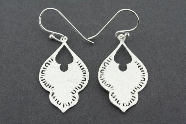 Elegant Flores Earrings for Women - Handmade Boho Dangle Earrings - Perfect for Parties, Weddings & Everyday Wear