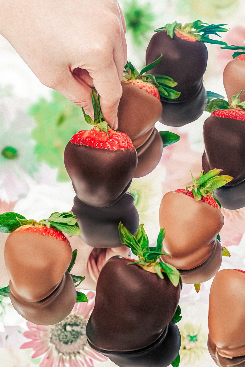 Delicious Chocolate Covered Strawberries - Fresh Gourmet Dessert for Valentine's Day, Anniversary & Romantic Gifts | Perfect for Parties, Weddings & Special Occasions