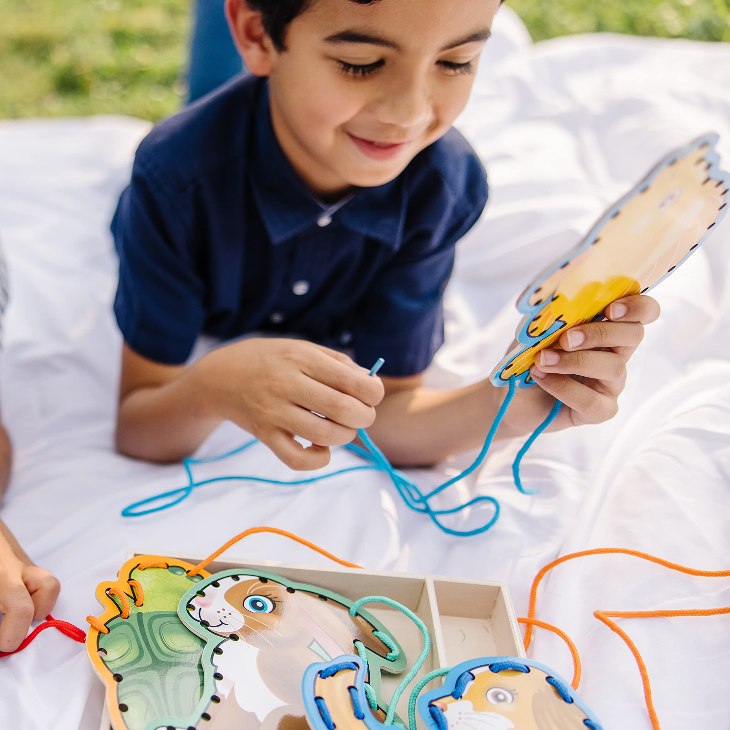 Melissa & Doug Lace and Trace Activity Set - 5 Wooden Pet Panels with Matching Laces | Fine Motor Skills Toys for Toddlers Ages 3+ | Preschool Learning Activities for Kids | Perfect for Home, Classroom & Travel Play