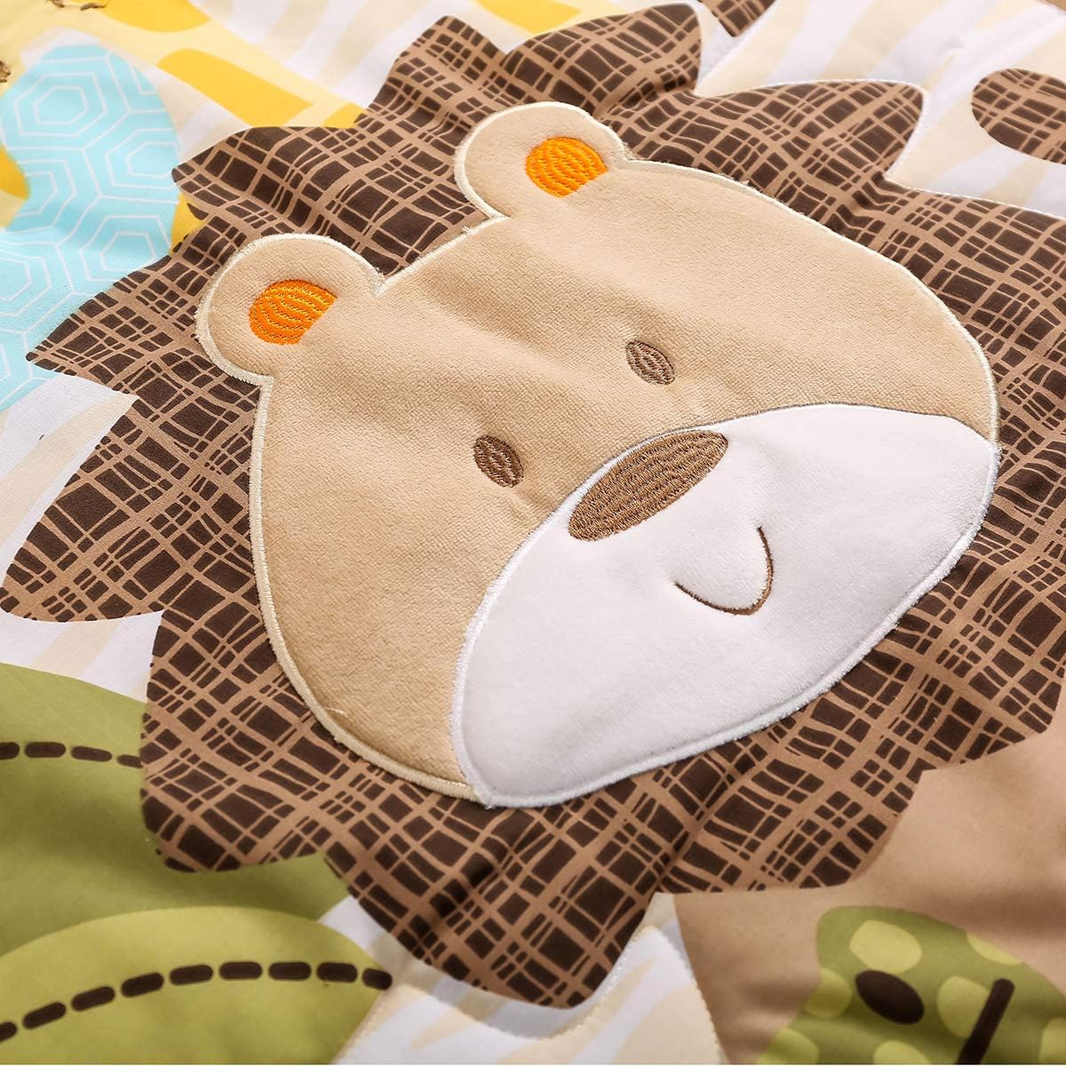 4-Piece Baby Animal Safari Crib Bedding Set - Elephant, Lion, Giraffe & Crocodile Print - Includes 1 Quilt, 1 Fitted Sheet, 1 Crib Skirt & 1 Diaper Storage Bag - Perfect for Nursery Decor, Baby Shower Gifts & Jungle-Themed Bedrooms