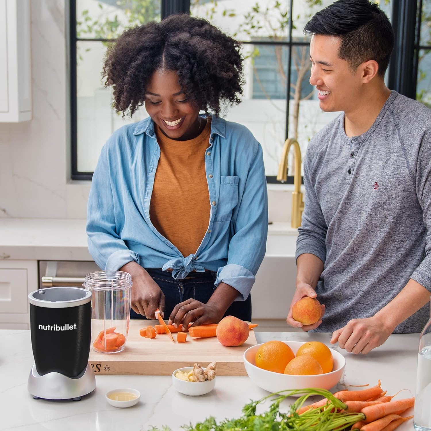 NutriBullet Pro 900W High-Speed Blender with Stainless Steel Finish - Powerful Personal Smoothie Maker for Shakes, Juices & Meal Prep - Perfect for Kitchen, Gym & On-the-Go Lifestyles
