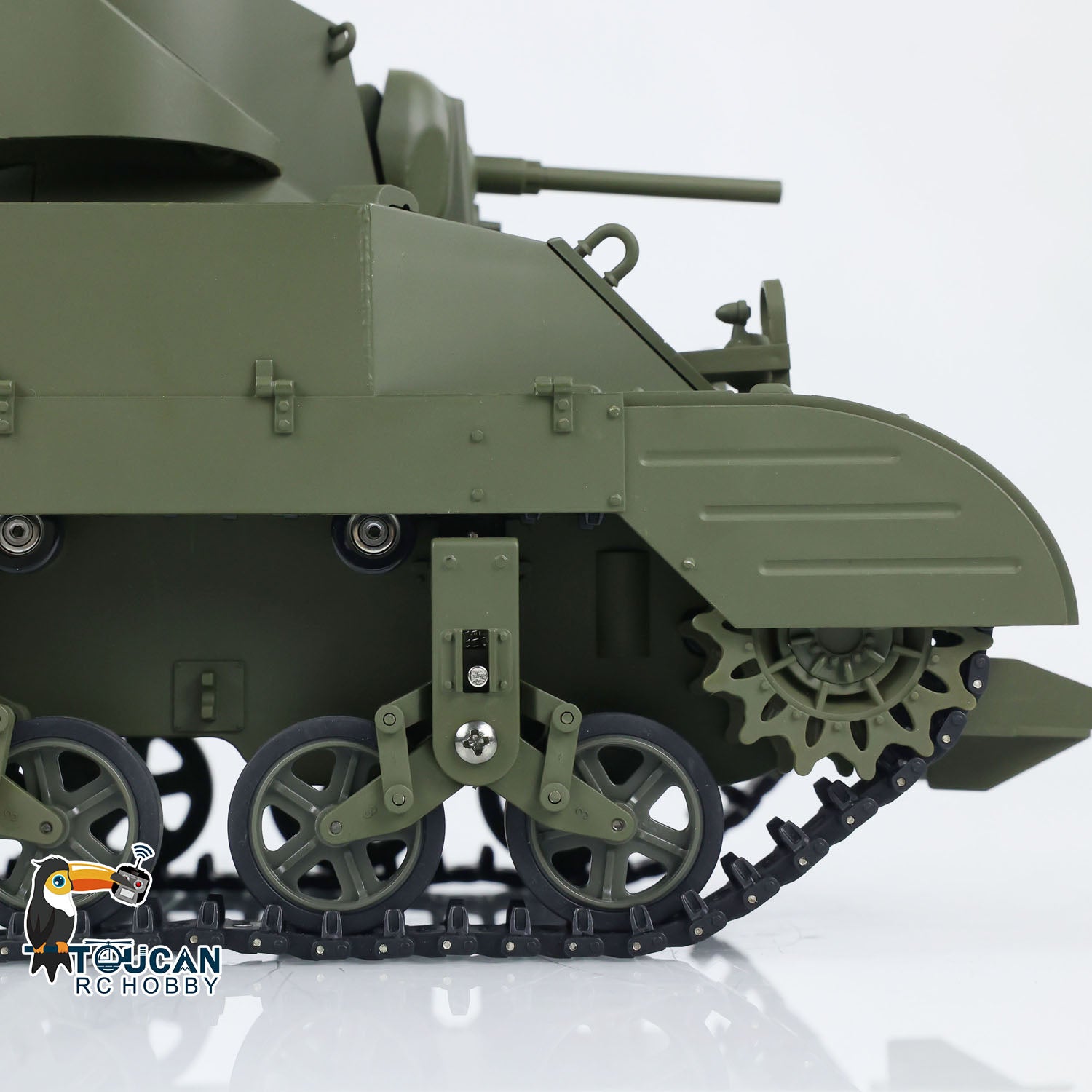 1/16 Scale RTR M5A1 Stuart Light Tank RC Military Model - 360° Rotating Turret & Recoiling Barrel - US/UK Version - Perfect for Collectors & Battle Reenactments