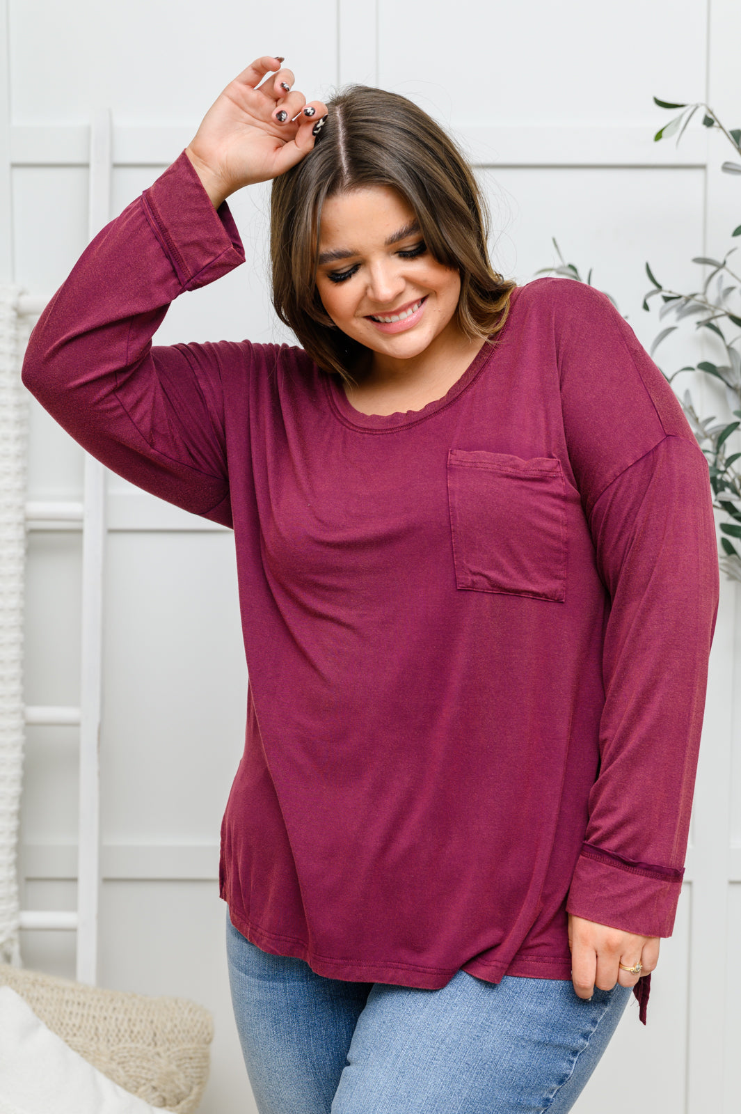 Stylish Burgundy Long Sleeve Knit Top with Pocket - Perfect for Fall Layering & Casual Outfits