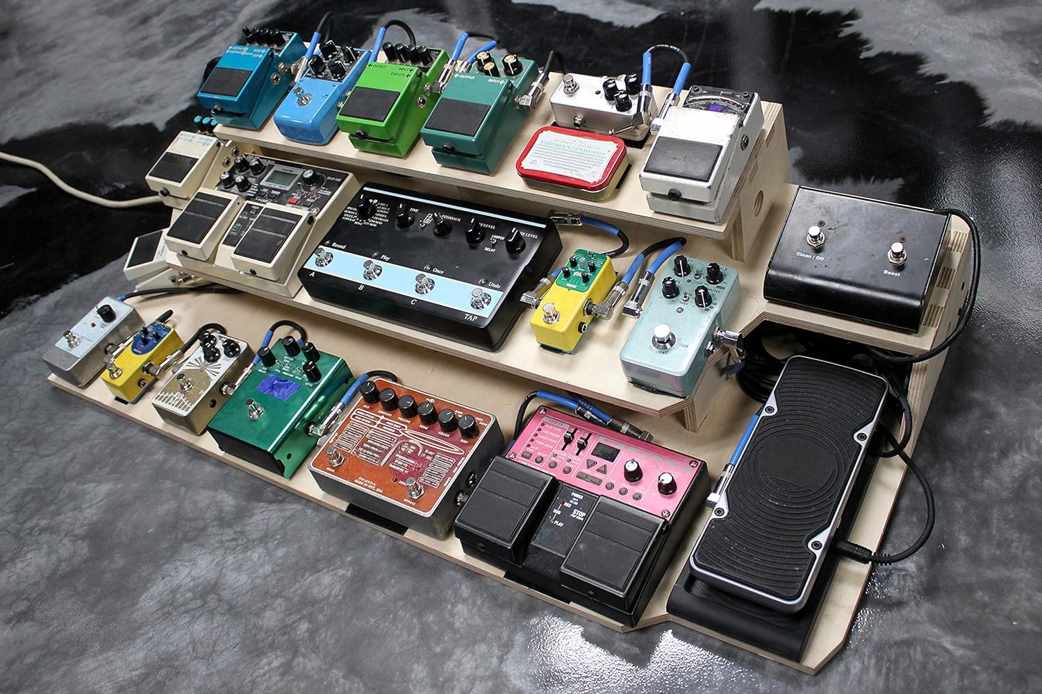 3-Tier Wooden Guitar Effects Pedal Board Stand - Professional Pedalboard Platform for Musicians & Performers - Perfect for Live Gigs, Studio Recording & Home Practice