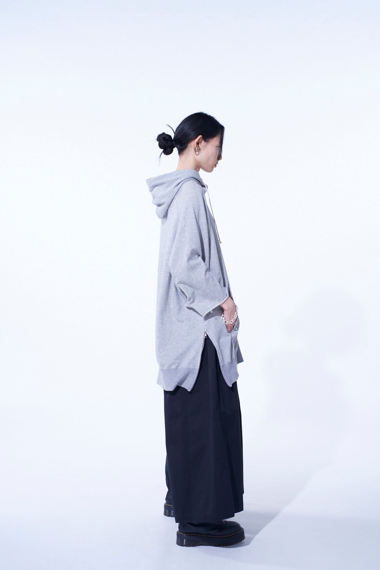Breathable Cotton Gauze Short Sleeve Hoodie with Side Zippers - Casual Oversized Pullover for Summer, Yoga, and Outdoor Activities