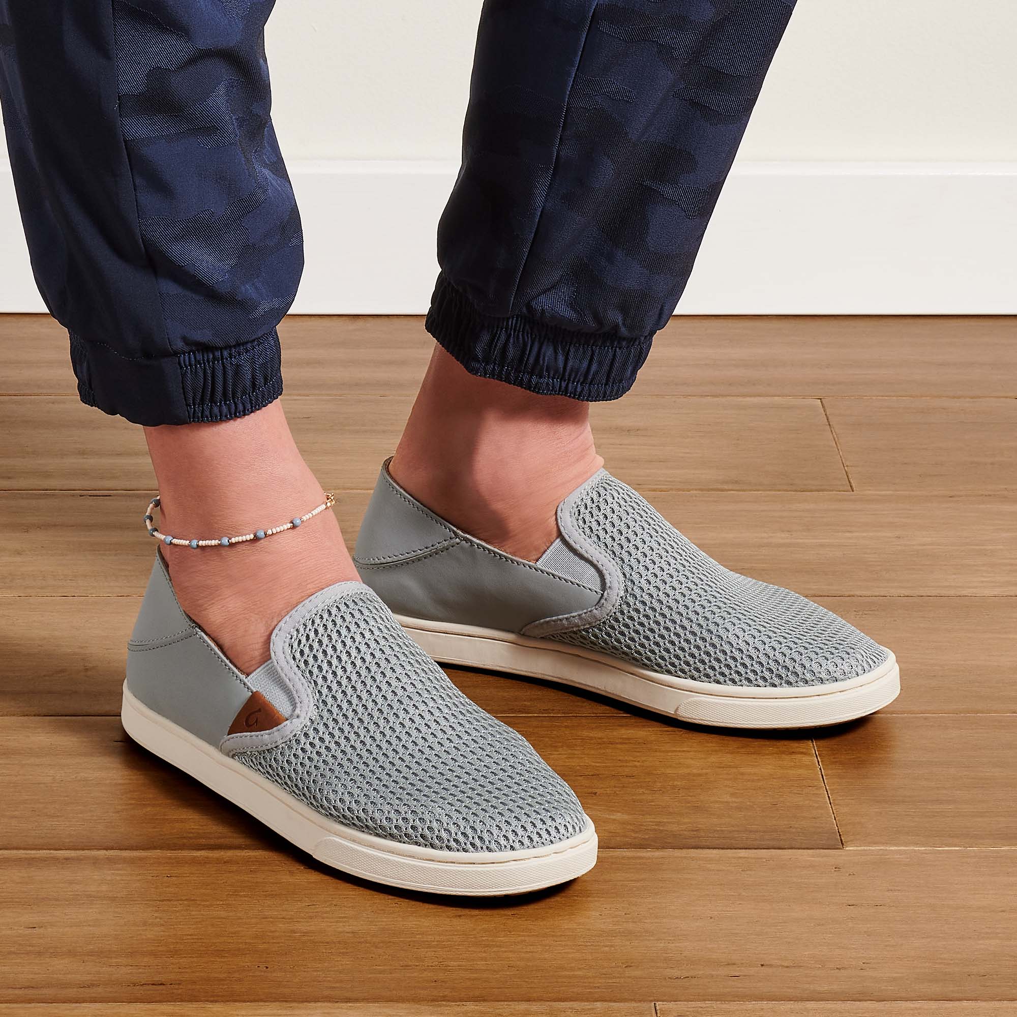 Pehuea Pale Grey Sneakers - Lightweight Comfortable Walking Shoes for Men & Women - Perfect for Running, Gym, and Casual Wear