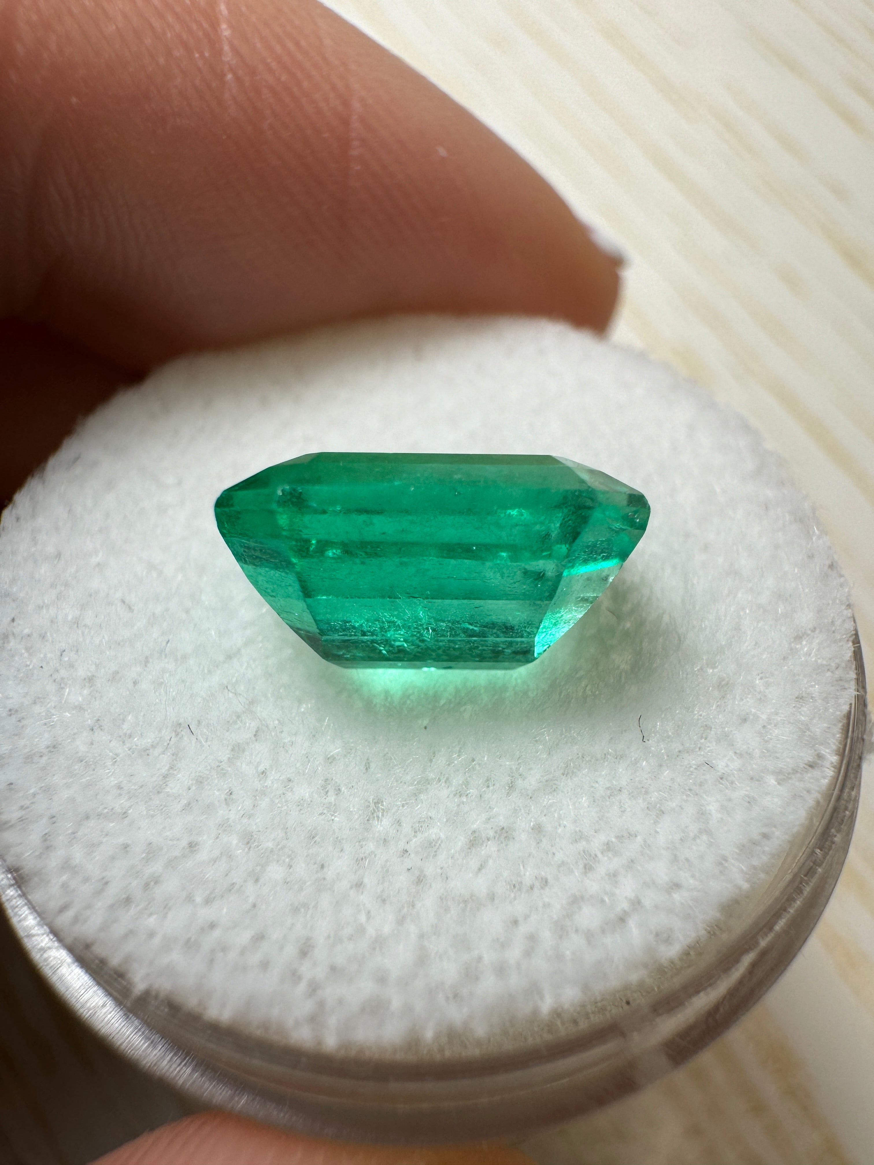 3.88 Carat 11x8mm Glowing Green Natural Loose Colombian Emerald - Emerald Cut Gemstone for Jewelry Making, Engagement Rings & Luxury Gifts