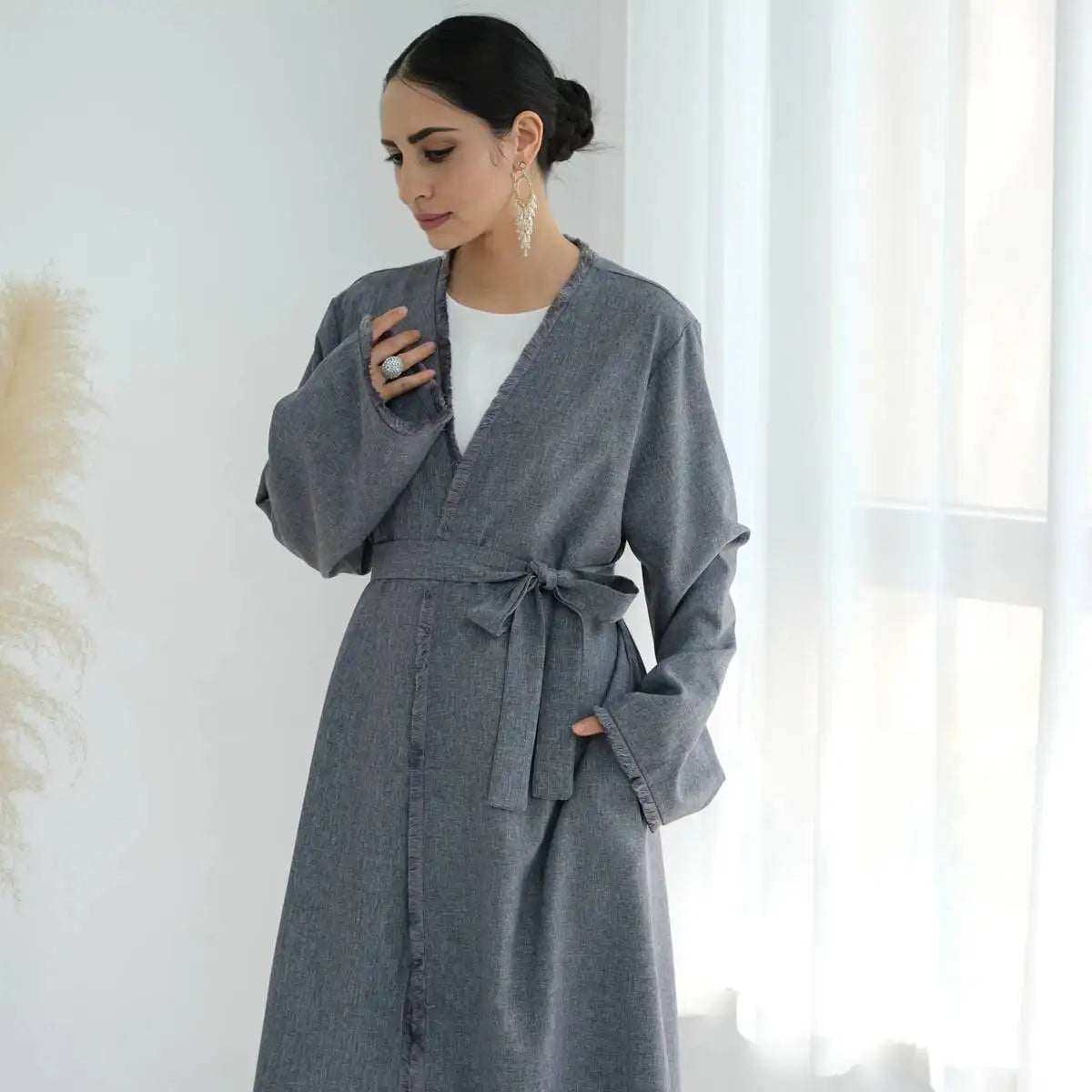 Elegant Tassel Edge Cardigan Open Abaya Dress - Stylish Muslim Women's Outerwear for Prayer, Modest Fashion & Special Occasions
