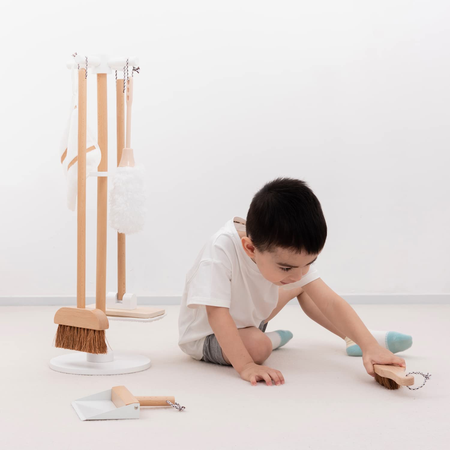 New Classic Wooden Cleaning Toy Kit 18375 - Pretend Play Set for Kids, Montessori Learning & Housekeeping Role Play