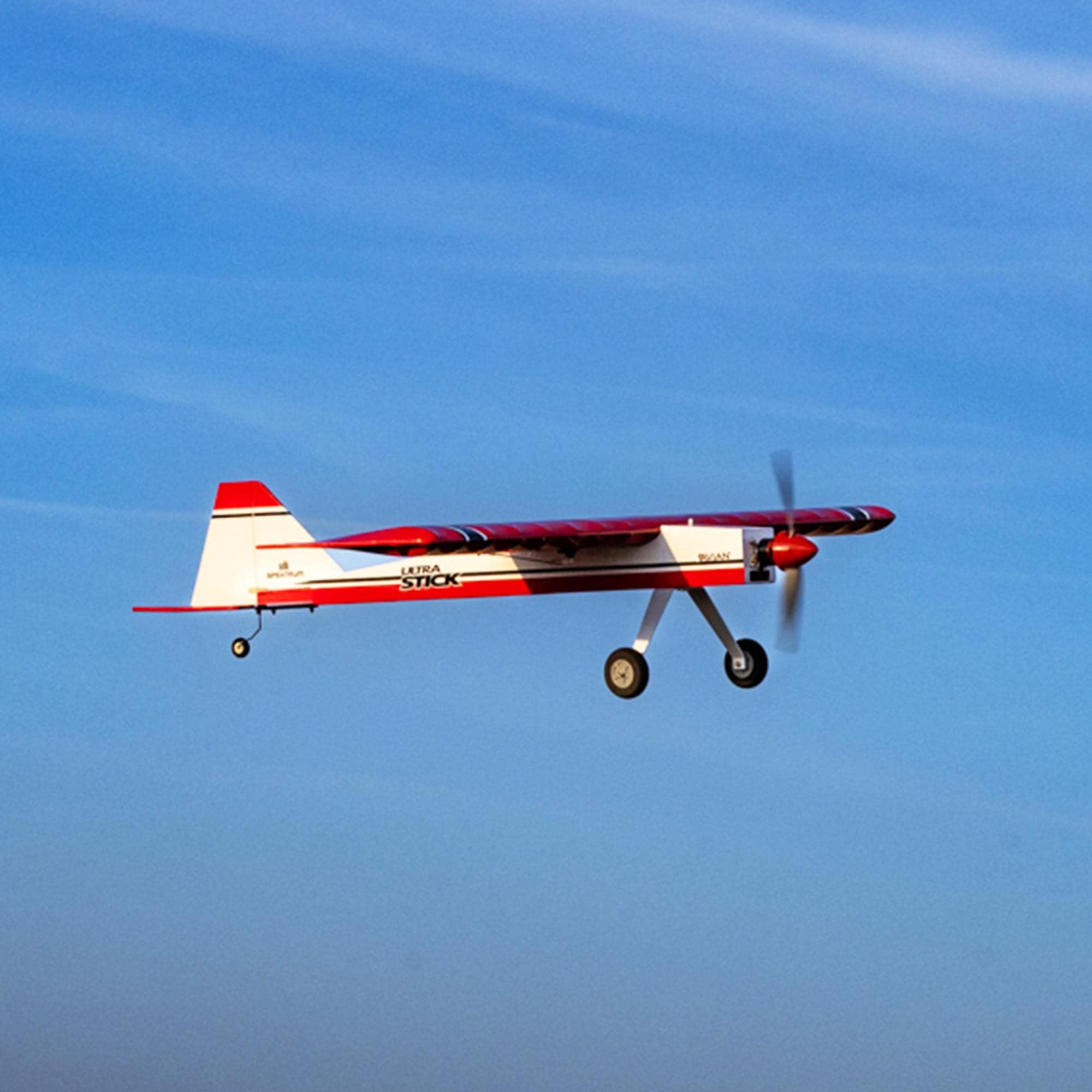 E-flite Ultra Stick 1.1m BNF RC Airplane with AS3X & SAFE Select Technology - Ready to Fly (Transmitter/Battery/Charger Not Included) - Perfect for Intermediate Pilots & Backyard Flying