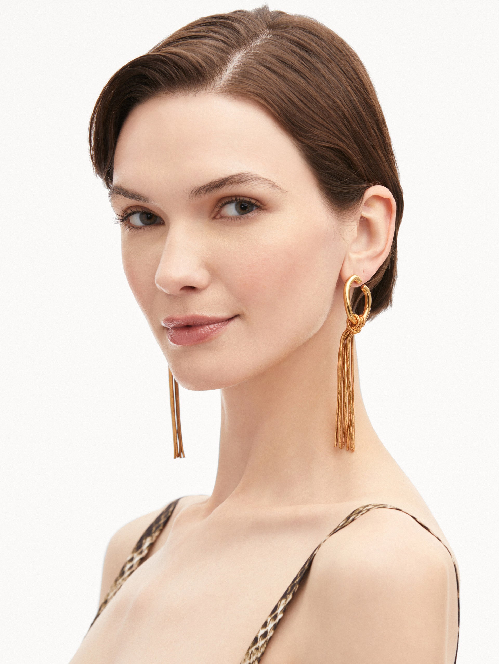 O Knot Earrings R25J917 Gold - Elegant Dainty Hoop Earrings for Women, Perfect for Everyday Wear, Parties & Special Occasions