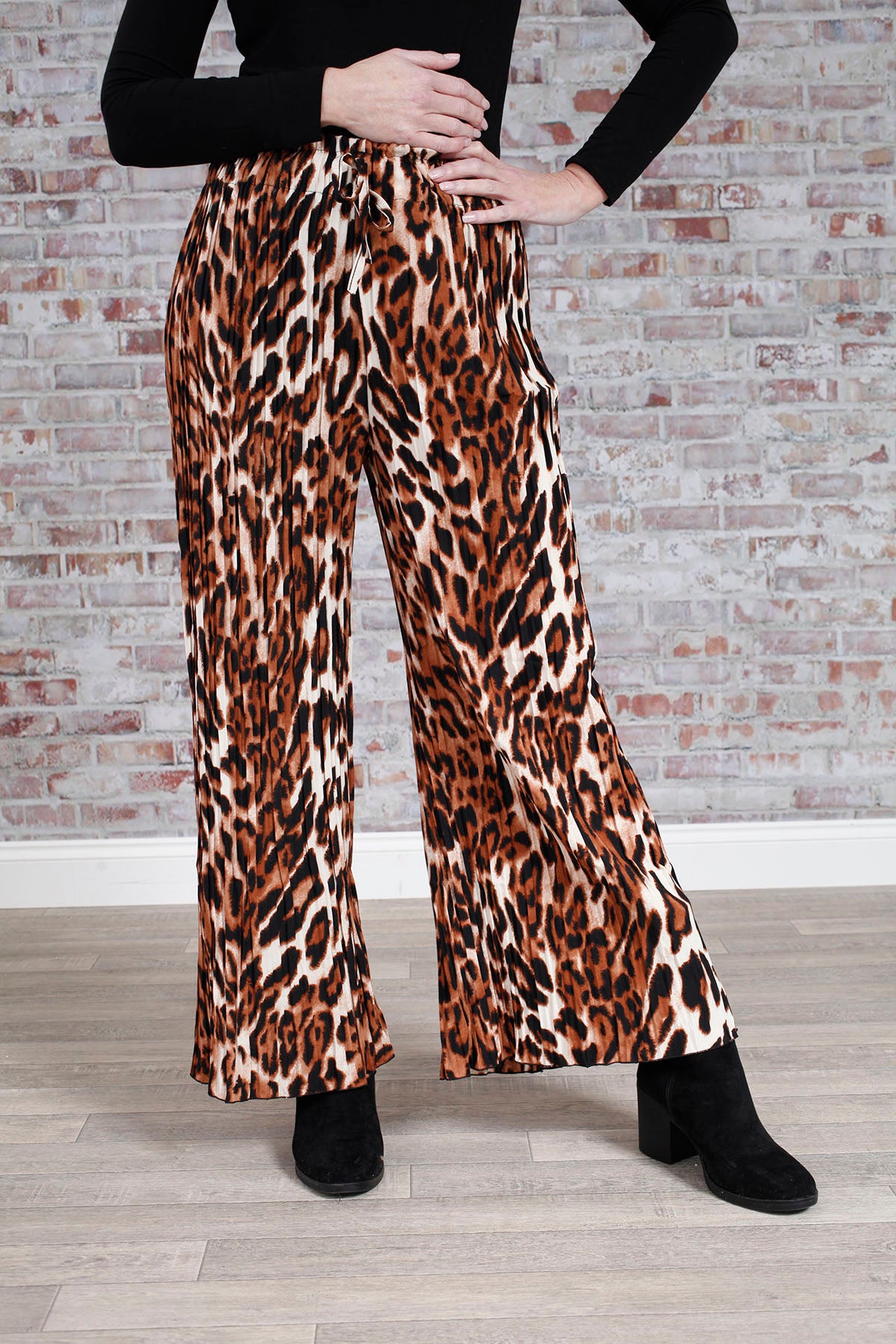 Stylish Tan Leopard Print Pleated Palazzo Pants for Women - Trendy High Waist Wide Leg Trousers for Casual Outings & Office Wear