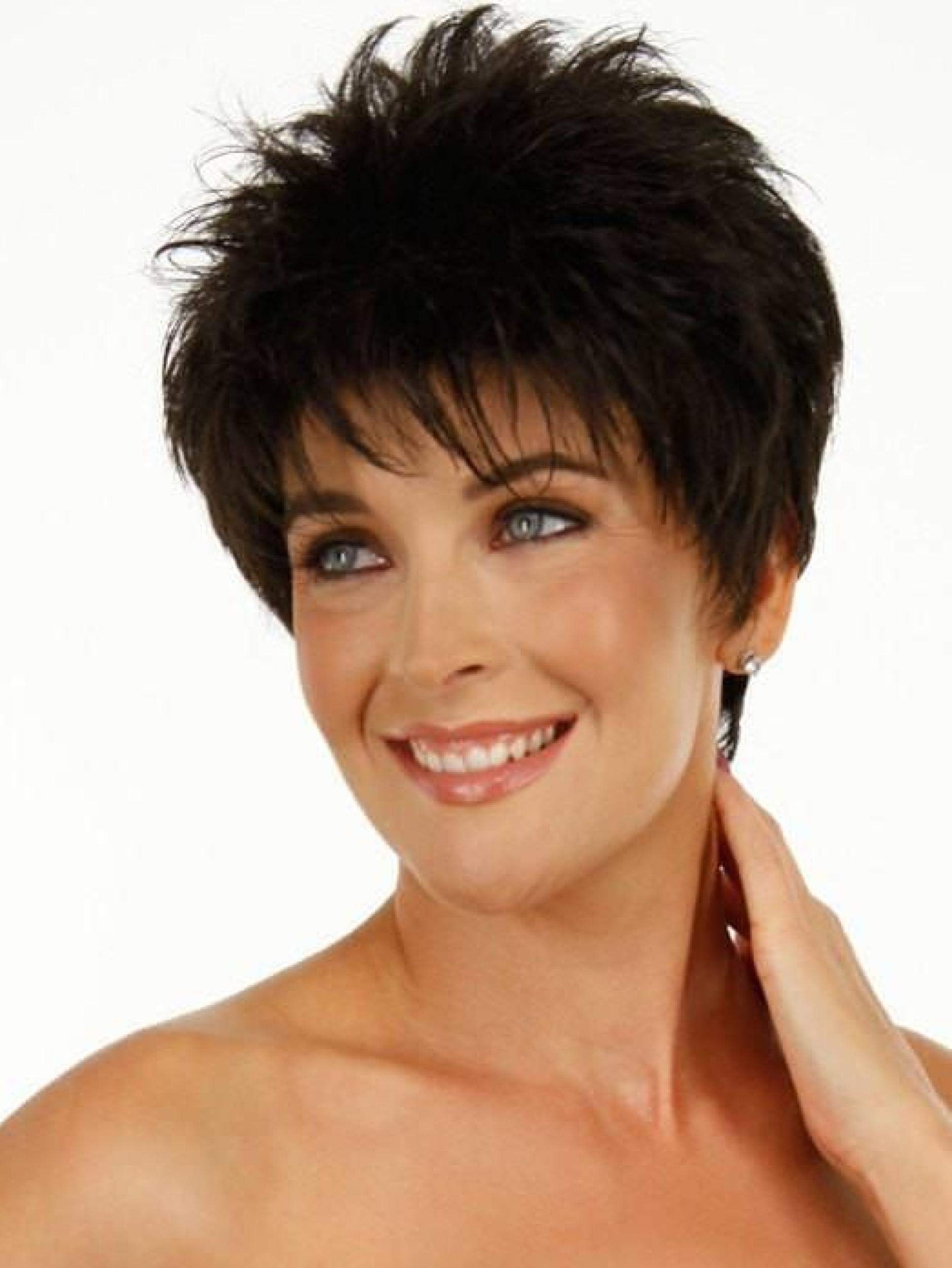 Raquel Welch Power Petite/Average Wig Bundle - 5 Items Including Wig, Q&A Booklet, Shampoo, Cap & Wide Tooth Comb (Color: R56_60) - Perfect for Cosplay, Costume Parties & Everyday Styling