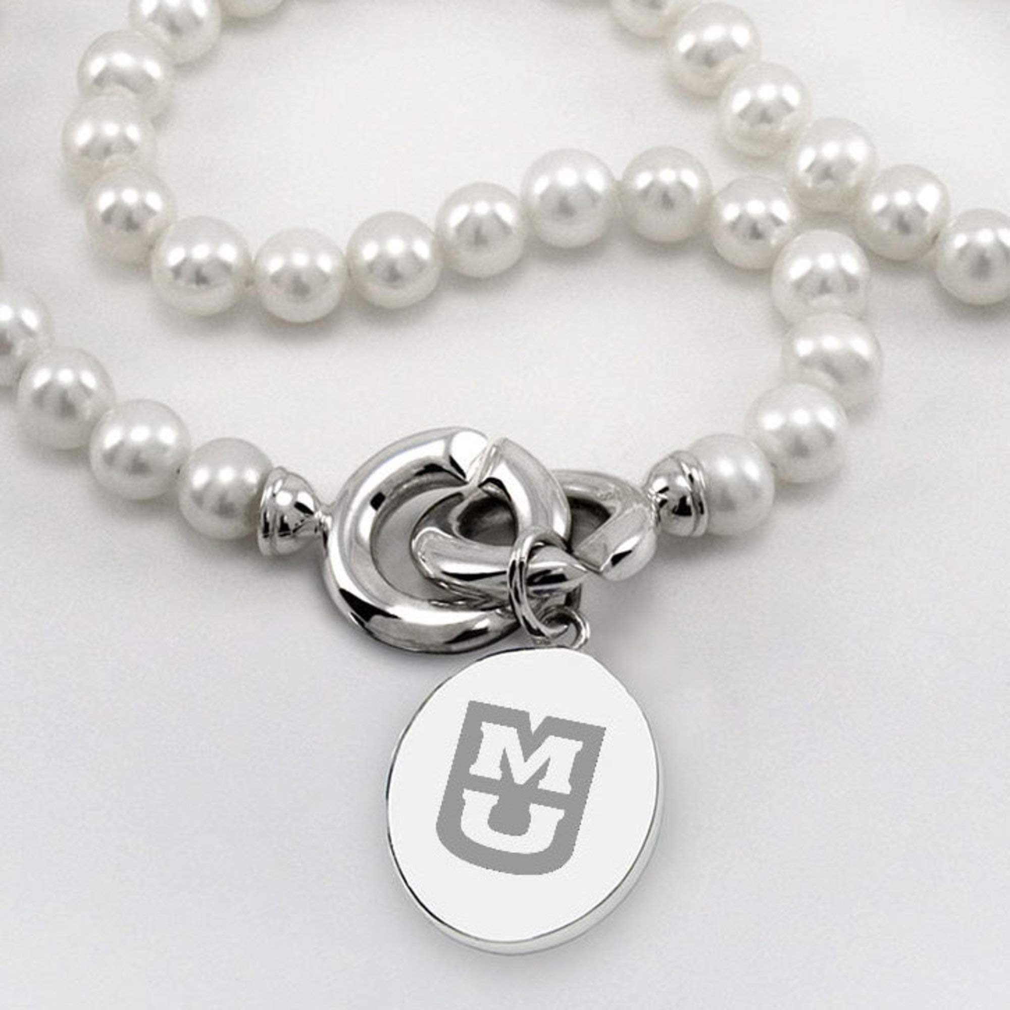 University of Missouri Pearl Necklace with Sterling Silver Charm - Elegant Graduation Gift for Women, Perfect for Commencement, Homecoming & Special Occasions