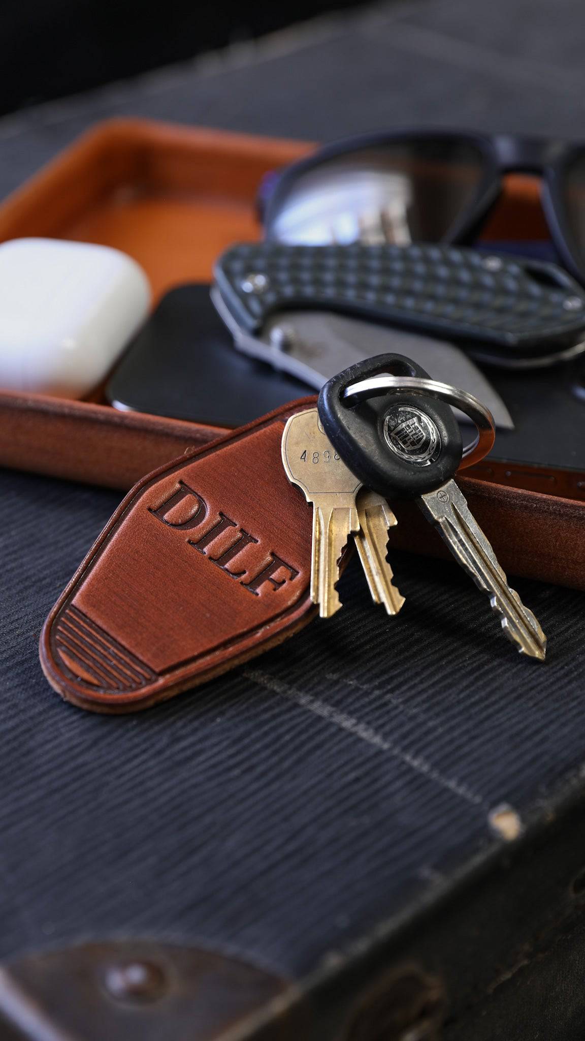 Personalized Engraved Keychain for Dad - Unique Gift for Father's Day, Birthday, Anniversary | Durable Metal Key Ring with Custom Message - Perfect for Everyday Use, Travel & Car Keys