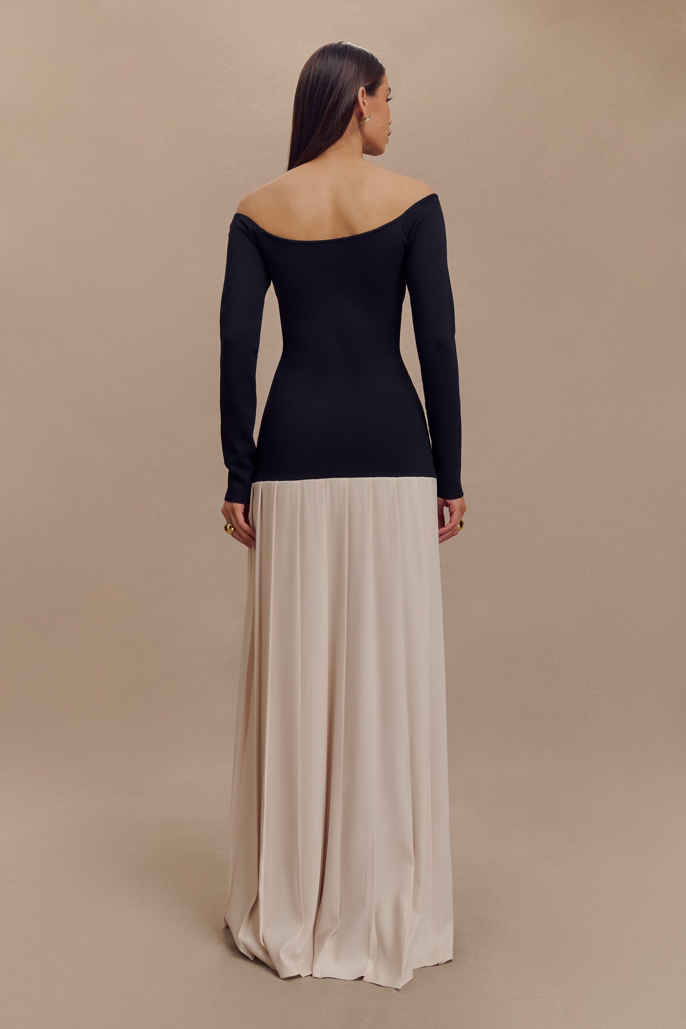 Presley Contrast Knit Off Shoulder Maxi Dress - Navy & Cream | Flowy Summer Beach Dress for Women | Perfect for Vacations, Weddings & Date Nights