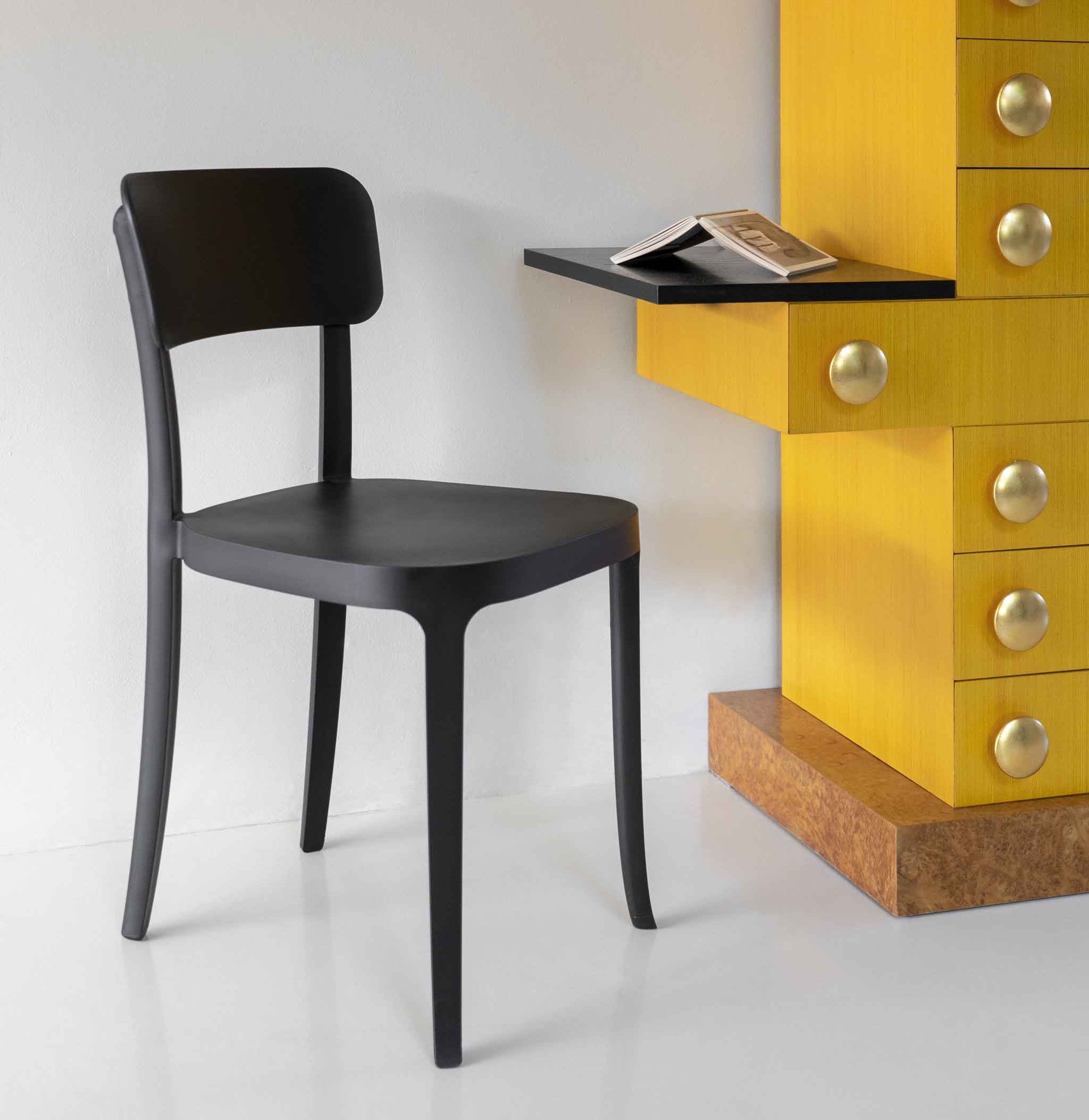 Qeeboo K Chair Set of 2 - Modern Plastic Armchairs for Living Room, Lounge, or Office - Stylish Seating Furniture for Home Decor