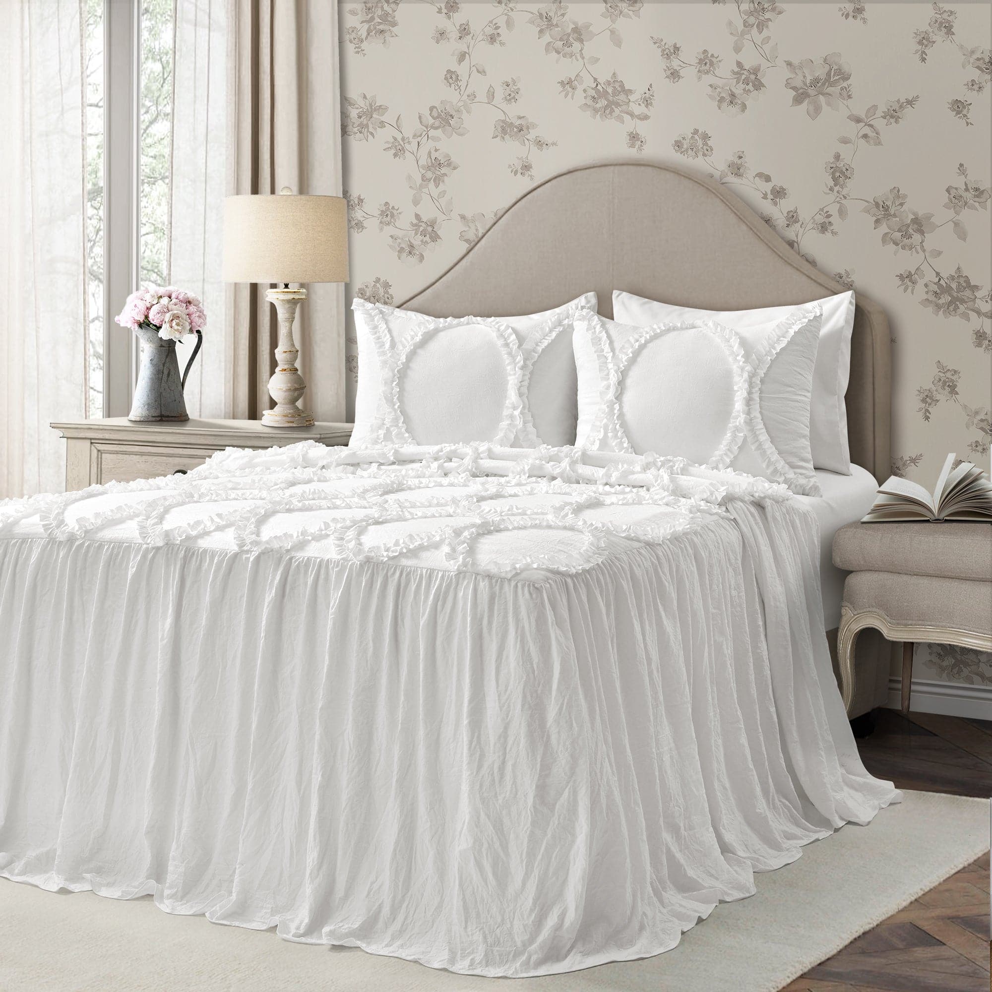 Riviera 3-Piece Bedspread Set - Queen Size Luxury Bedding with Matching Pillow Shams - Perfect for Master Bedroom, Guest Room & Hotel Decor