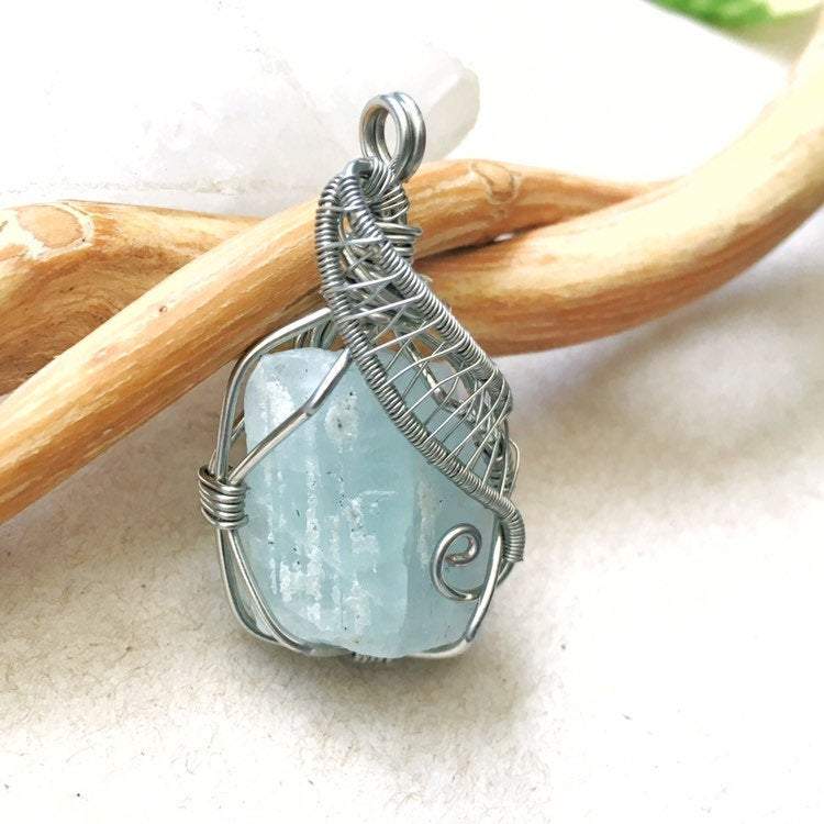 Natural Raw Blue Aquamarine Crystal Necklace Pendant - Healing Stone Jewelry for Women, Spiritual Gift for Meditation & Energy Balancing
