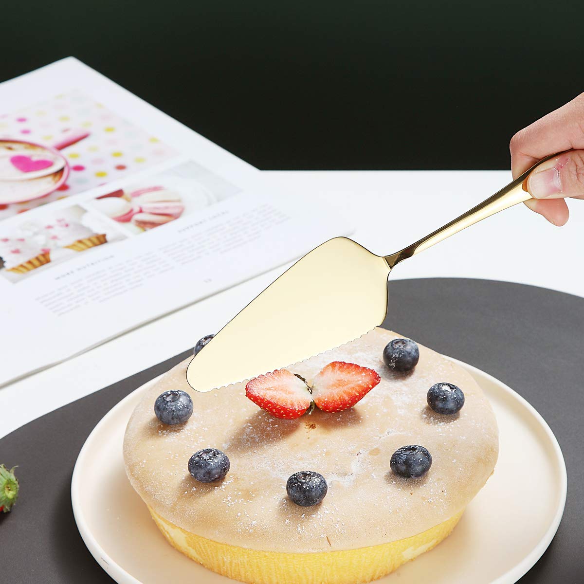 Kyraton 2-Piece Gold Cake Pie Pastry Server Set - Stainless Steel Wedding Cake Knife & Server, Elegant Golden Cake Cutter for Weddings, Parties & Special Occasions - Perfect for Birthday Cakes, Dessert Tables & Anniversary Celebrations