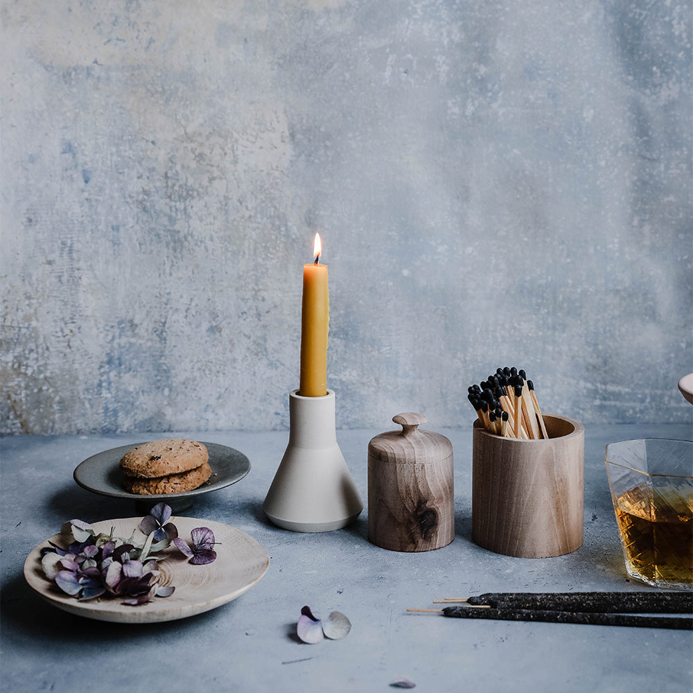 Elegant Classic Ceramic Candle Holder for Home Decor - Perfect for Romantic Dinners, Spa Nights & Cozy Living Room Ambiance
