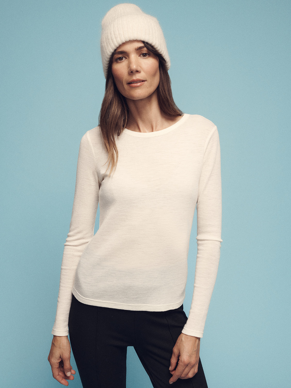 Premium Long Sleeve Wool T-Shirt for Men & Women - Soft & Comfortable Crewneck Tee - Perfect for Fall & Winter Layering - Office Wear & Casual Outfits