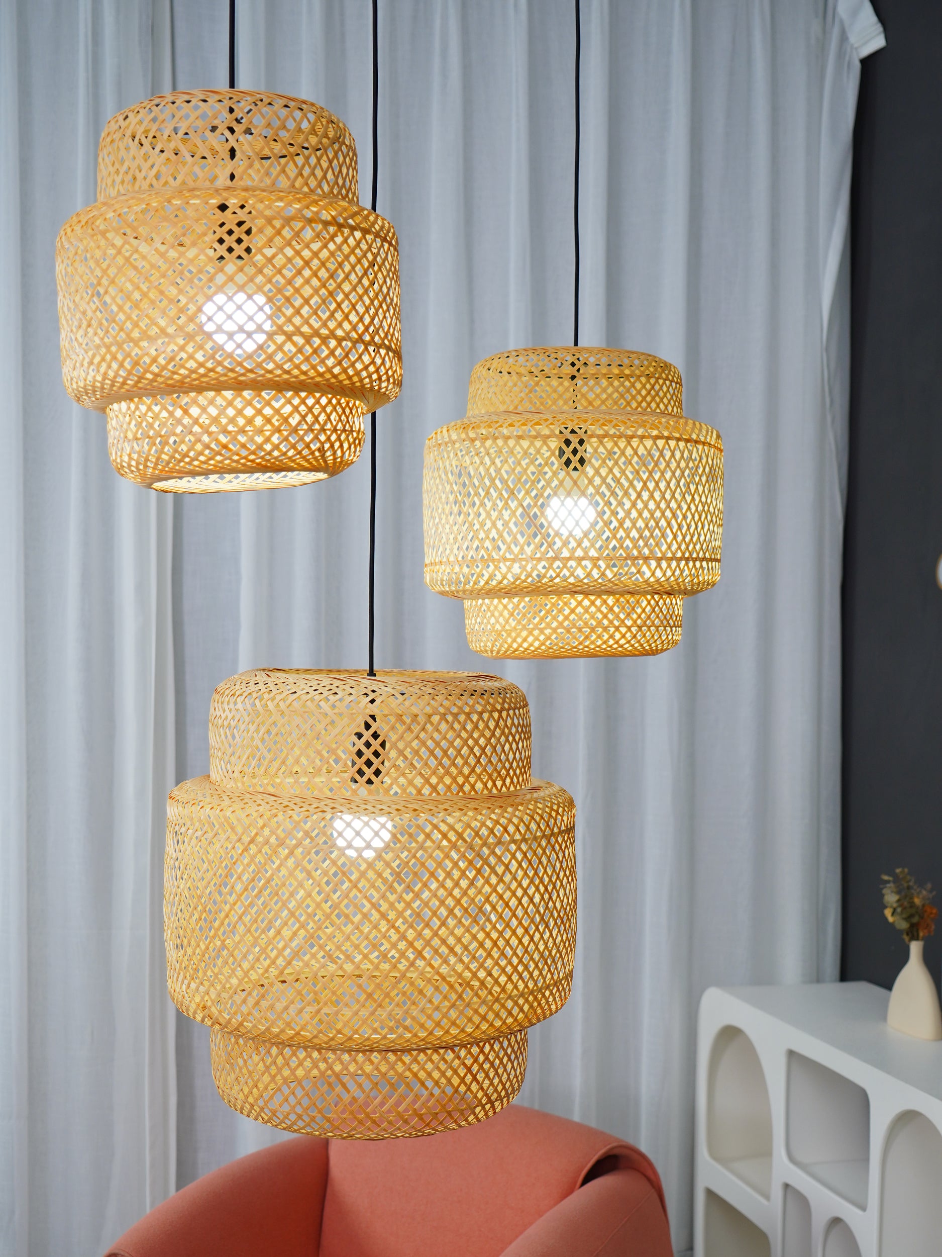 Modern Bamboo Pendant Light Fixture - Handwoven Natural Rattan Hanging Lamp for Kitchen Island, Dining Room & Bedroom Decor - Eco-Friendly Lighting Solution