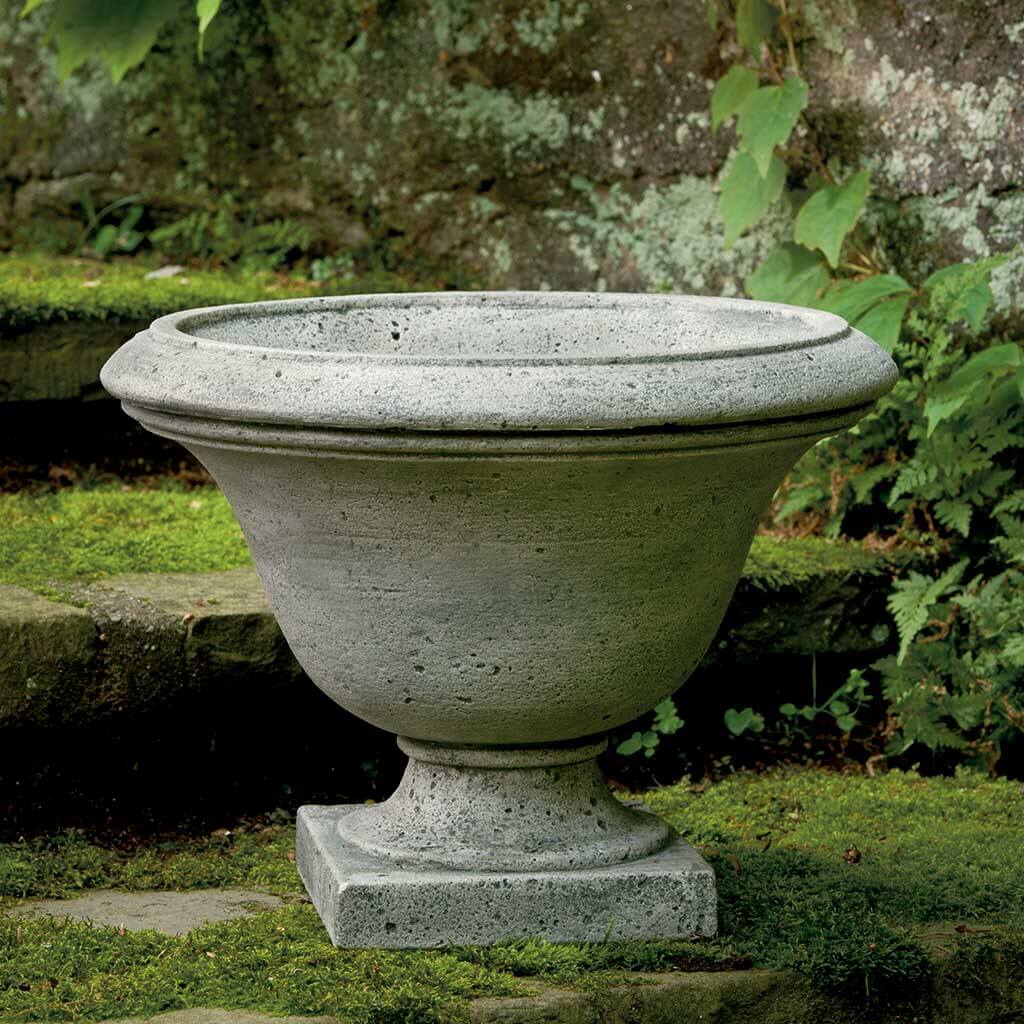 Campania International Moreland Urn - Elegant Outdoor Garden Urn Planter for Flowers, Plants & Décor - Perfect for Patio, Lawn & Landscape Decorations