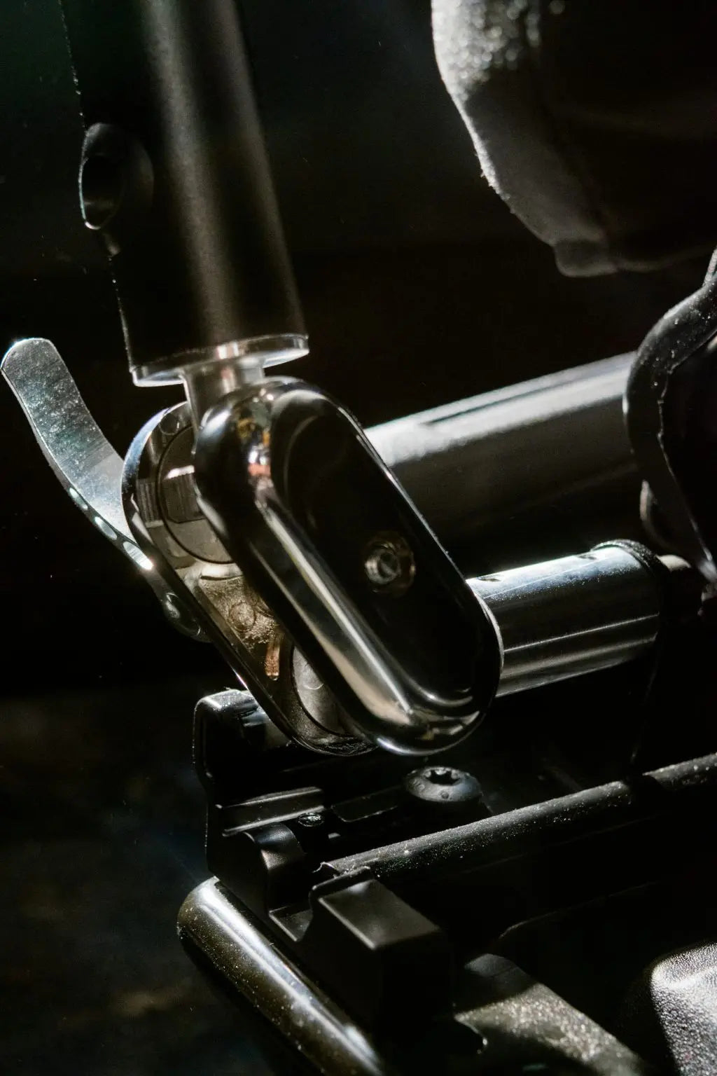Multi Flex Car Mount - Universal Phone Holder for iPhone, Samsung & More - Perfect for GPS Navigation & Hands-Free Driving