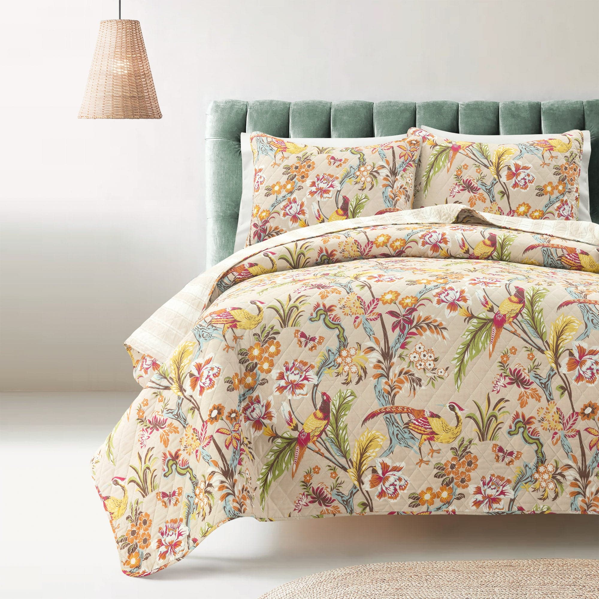 Premium Dolores 3-Piece Quilt Set - Soft Bedding Comforter with Matching Pillow Shams | Perfect for Master Bedroom, Guest Room & Cozy Home Decor