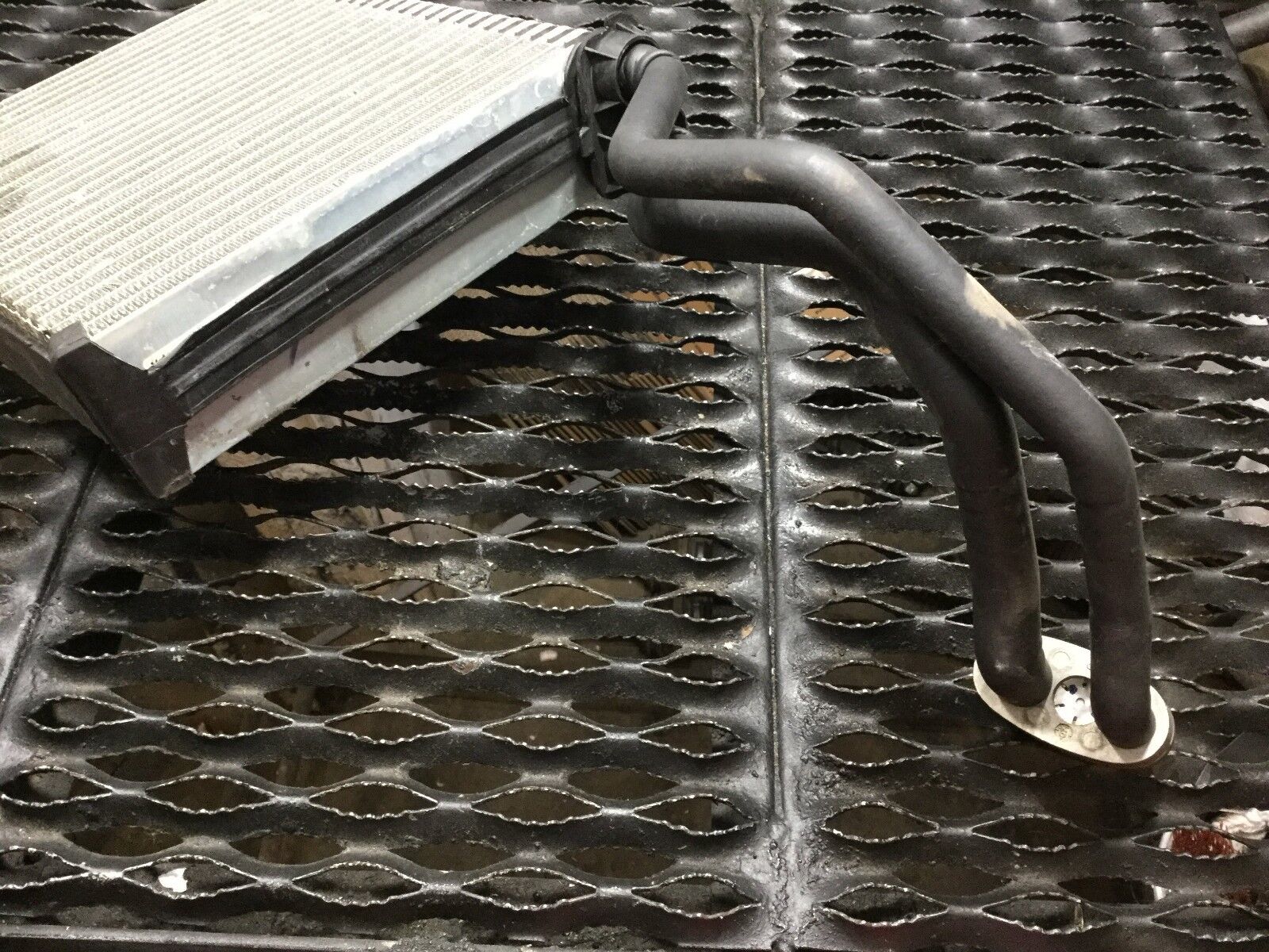 05-08 Audi A4 AC Evaporator Core Replacement - OEM Quality for Car Air Conditioning System - Perfect for Summer Cooling & HVAC Repair