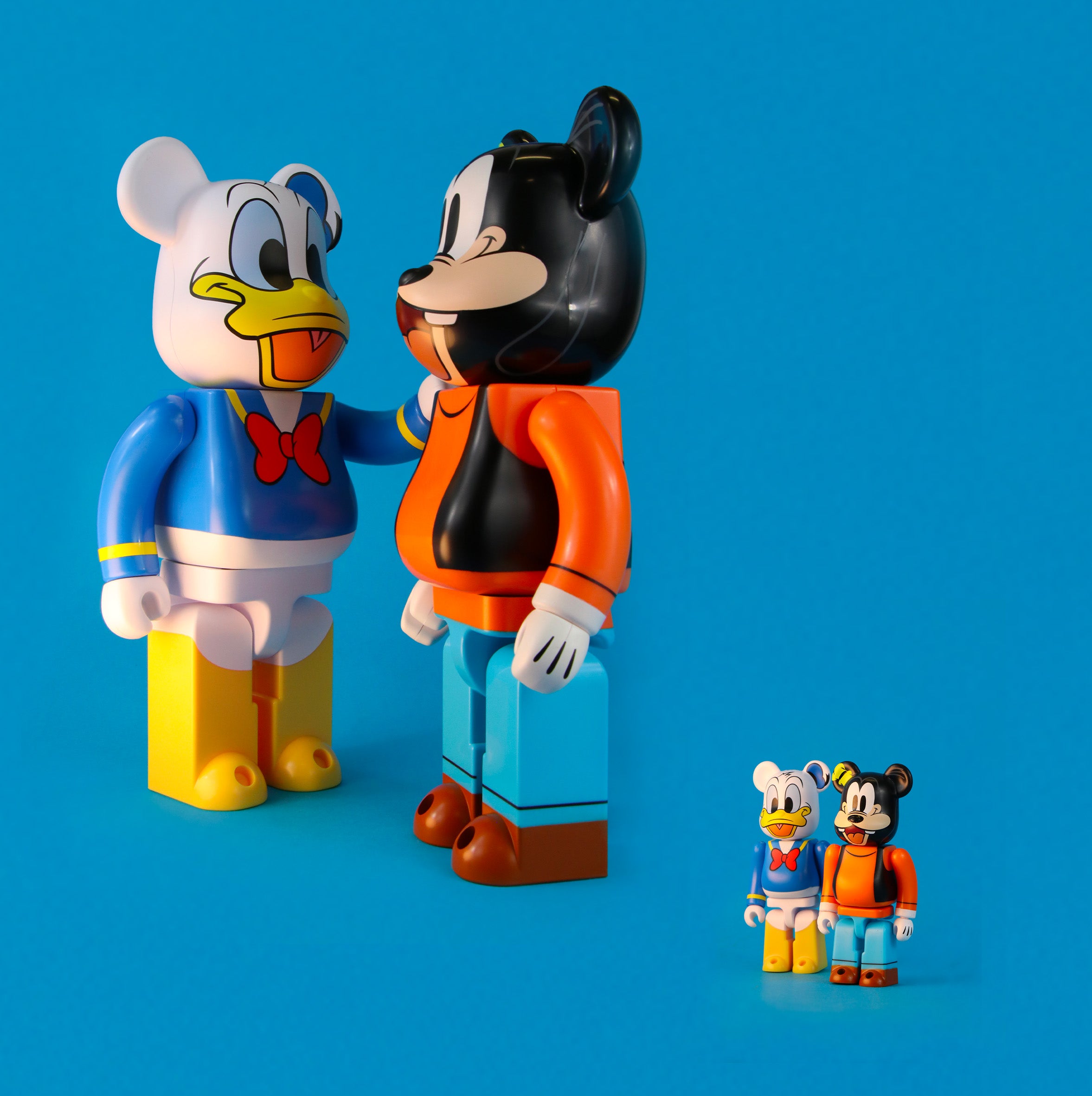 Authentic Bearbrick Donald Duck & Goofy 2-Piece Collectible Set - Limited Edition Vinyl Art Toy for Disney Fans, Home Decor & Gift Giving