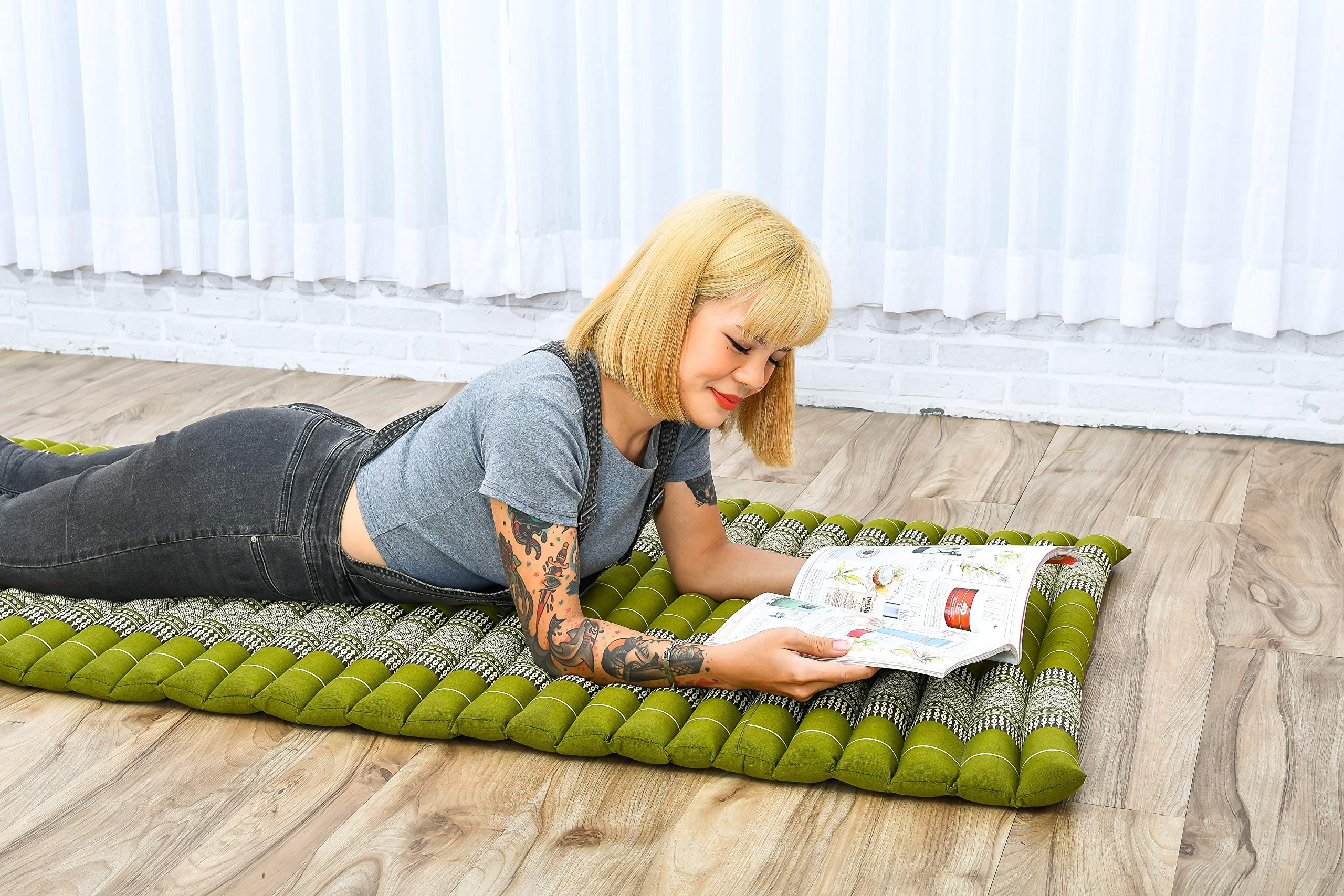 Leewadee Foldable Floor Mattress - Japanese Roll Up Futon & Trifold Tatami Mat - Guest Floor Bed & Camping Mattress - Kapok Filled Thai Massage Mat 75
